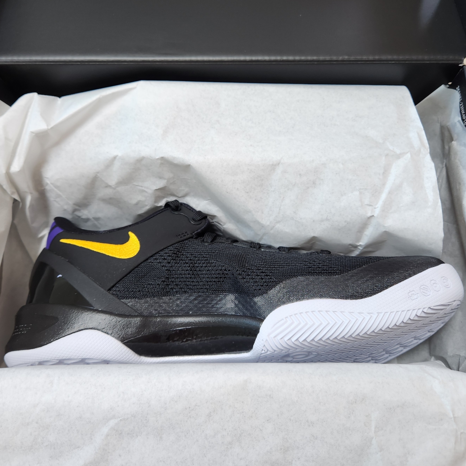 Nike Kobe 8 Protro Black and University Gold 착용 스타일 - 1