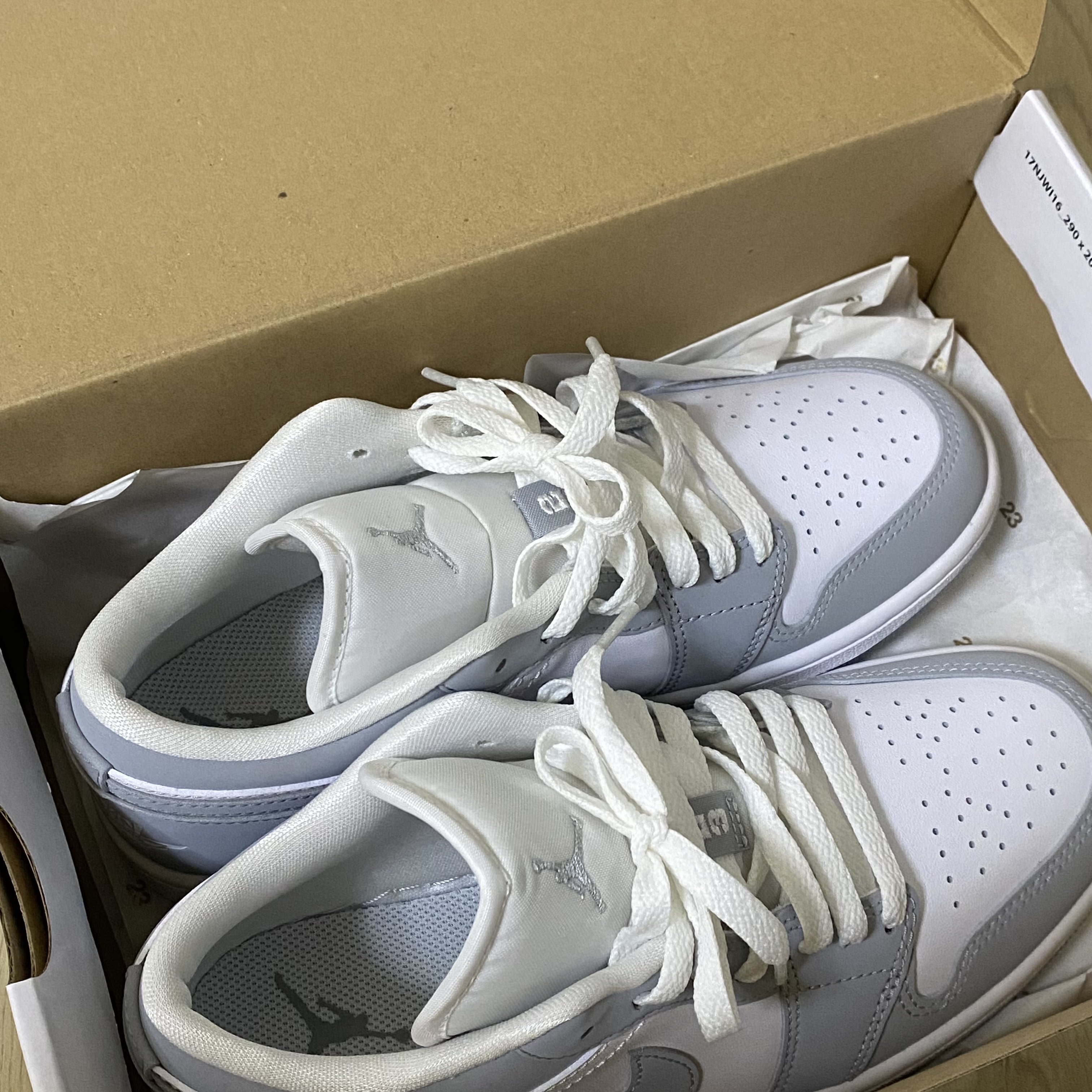 (W) Jordan 1 Low White Wolf Grey 착용 스타일