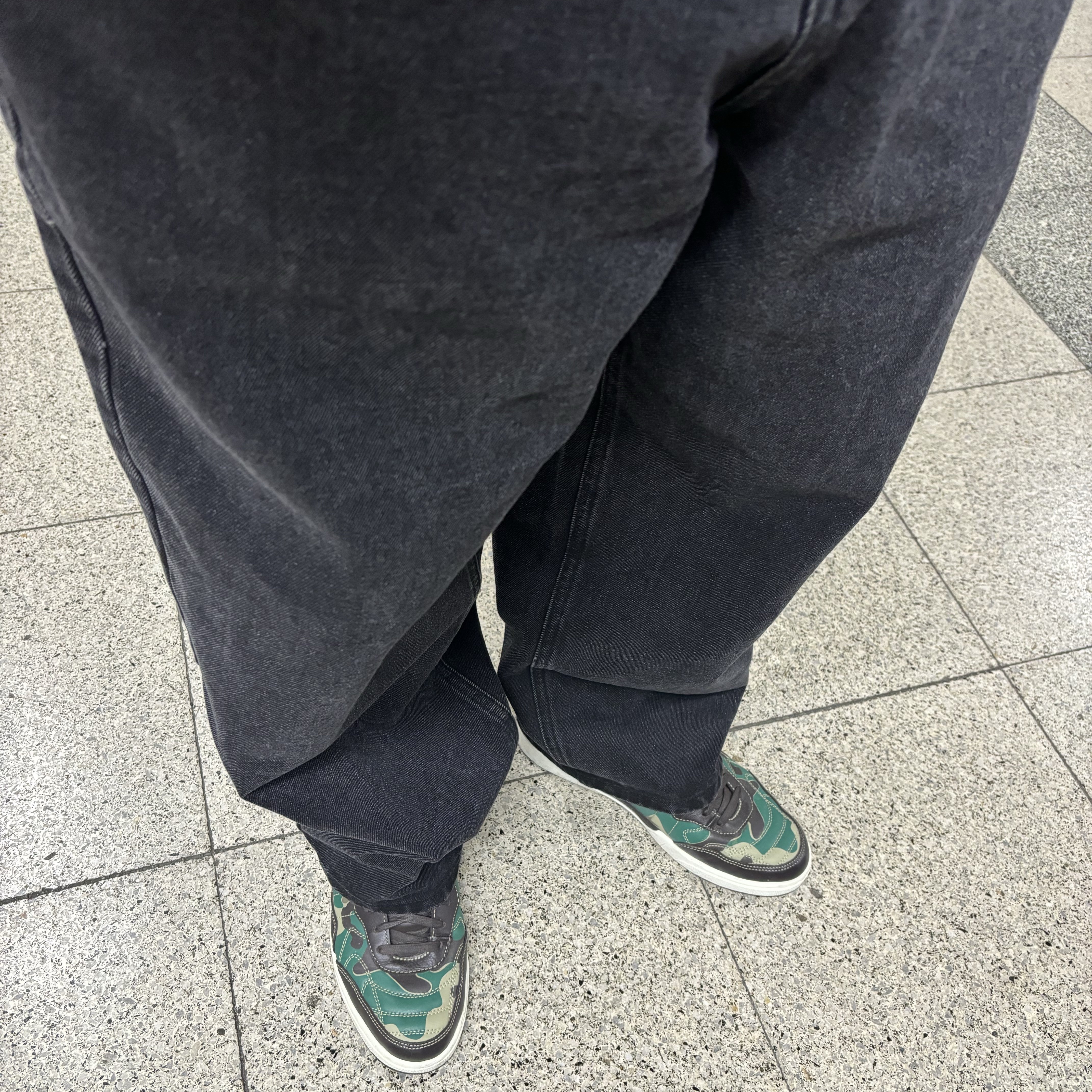 Millo Archive Overfit Double Waist Pants Washed Black 착용 스타일 - 1