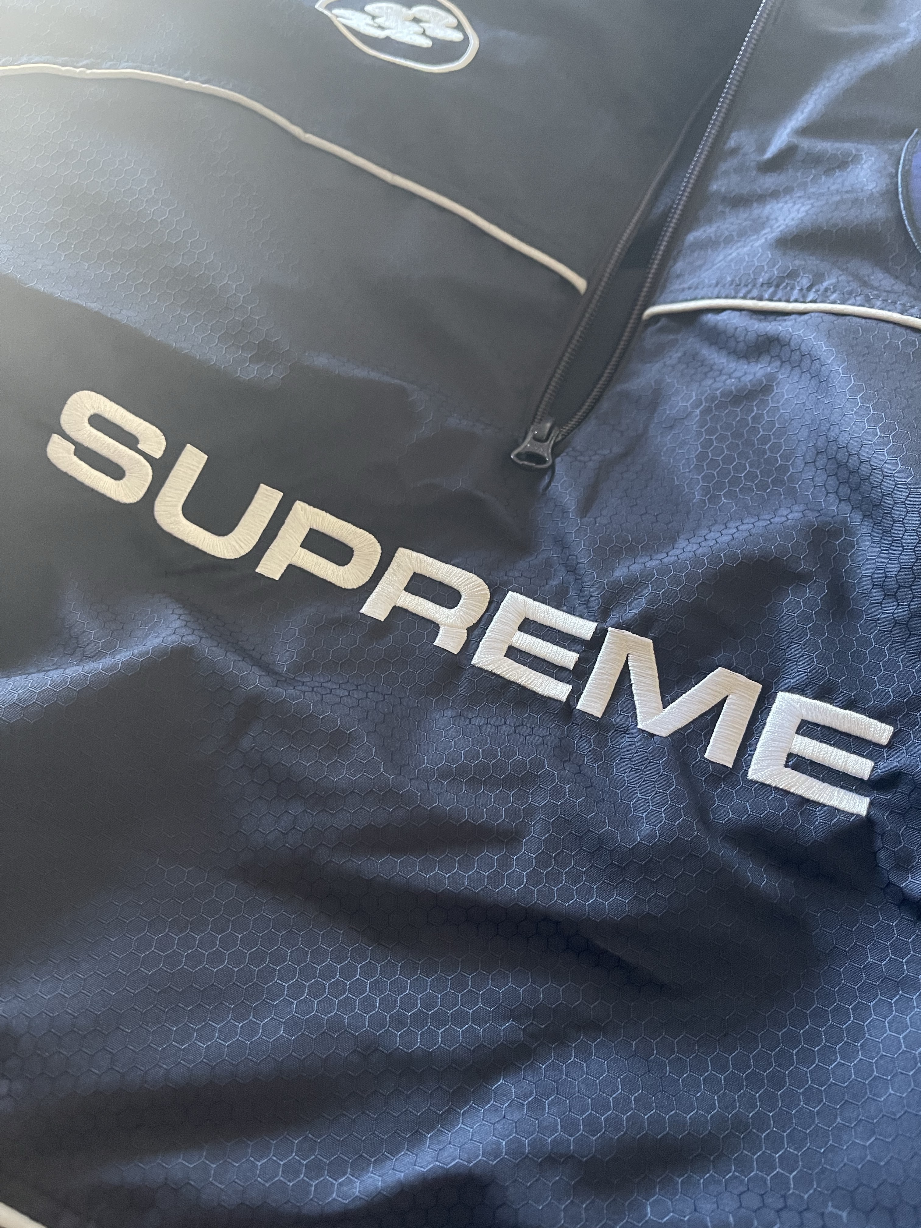 Supreme Reflective Piping Pullover Navy - 24FW 착용 스타일 - 1