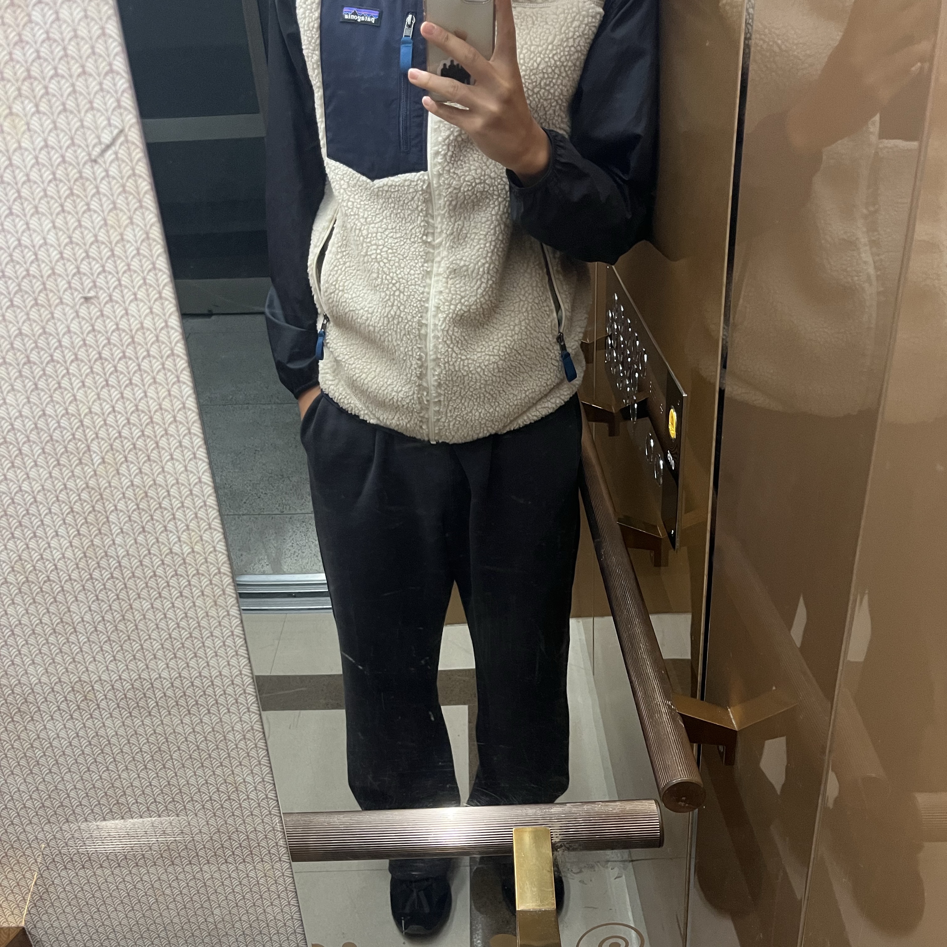 Birkenstock Boston Soft Footbed Taupe - Regular, Patagonia Classic Retro-X Vest Natural 착용 스타일 - 3