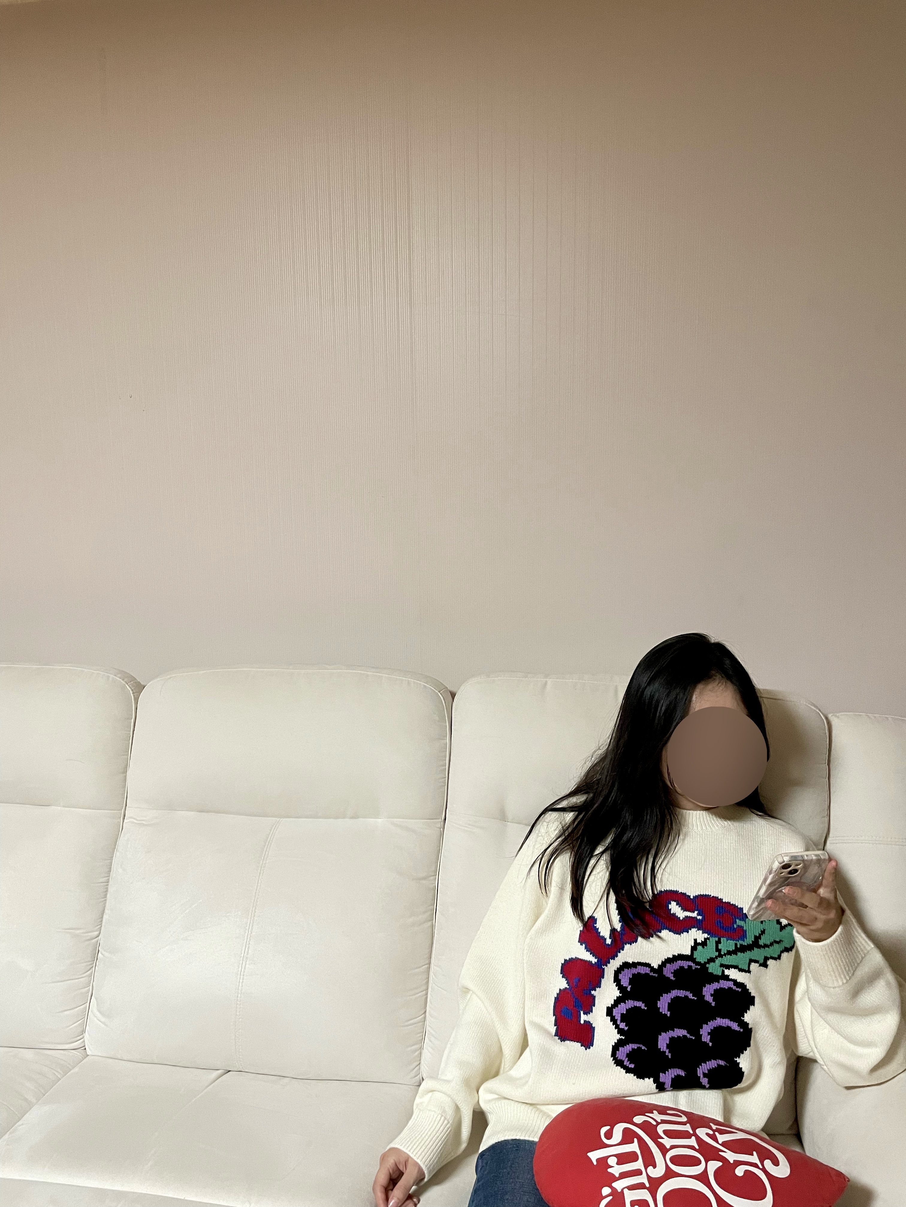 Palace Grape Knit Soft White - 24FW 착용 스타일