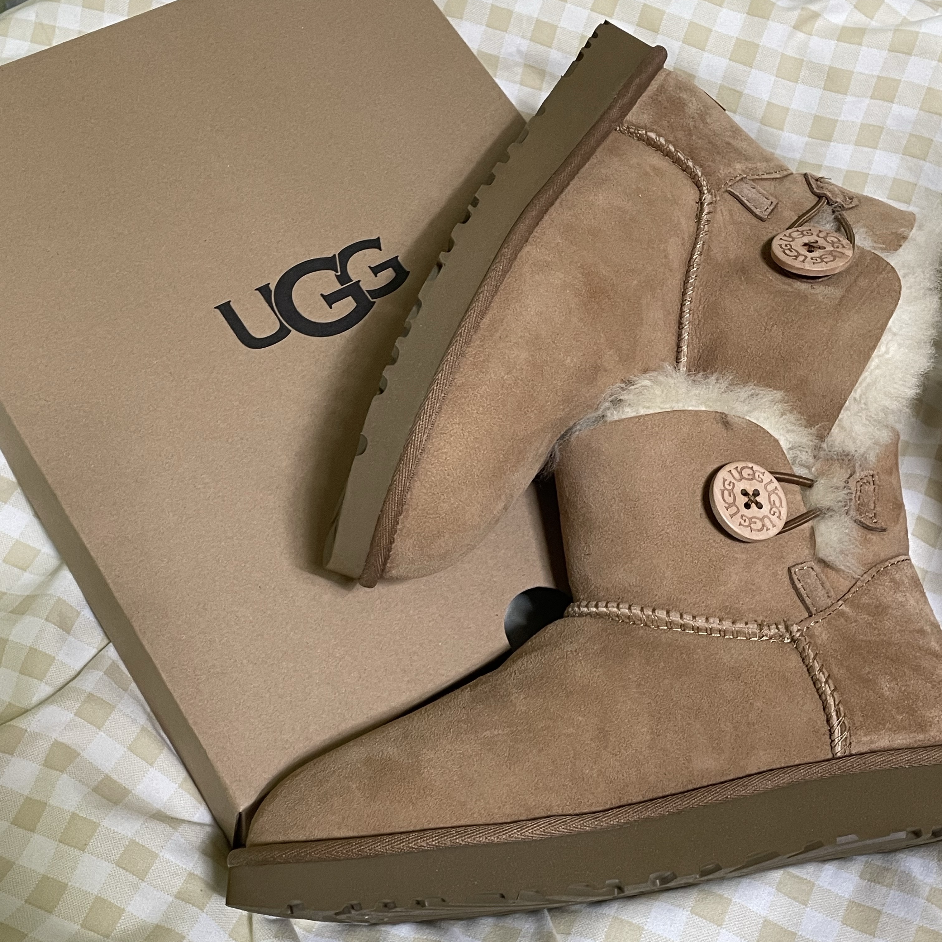(W) UGG Mini Bailey Button II Boots Chestnut 착용 스타일