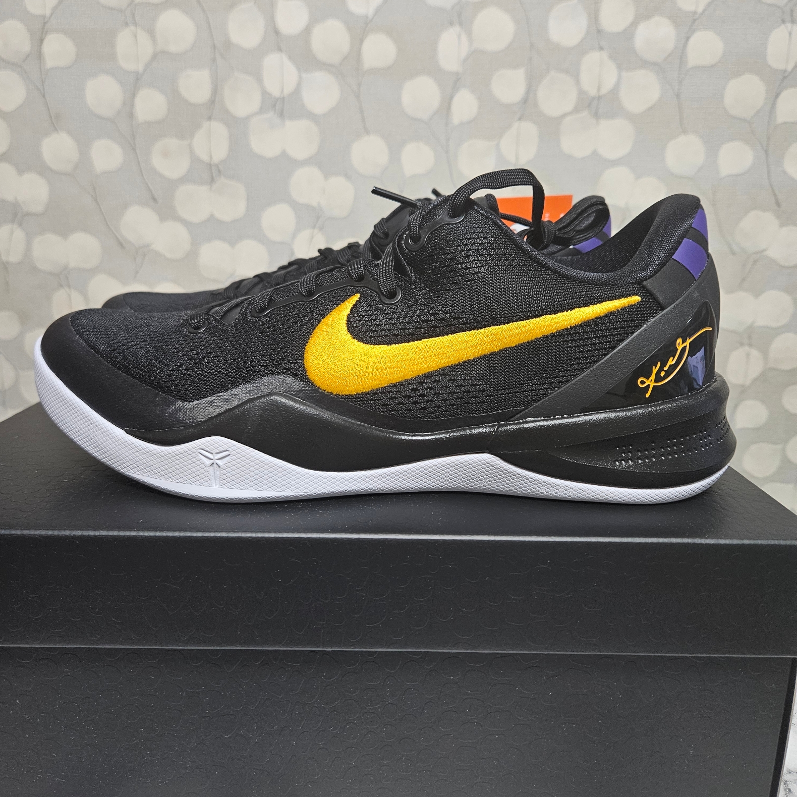 Nike Kobe 8 Protro Black and University Gold 착용 스타일 - 1