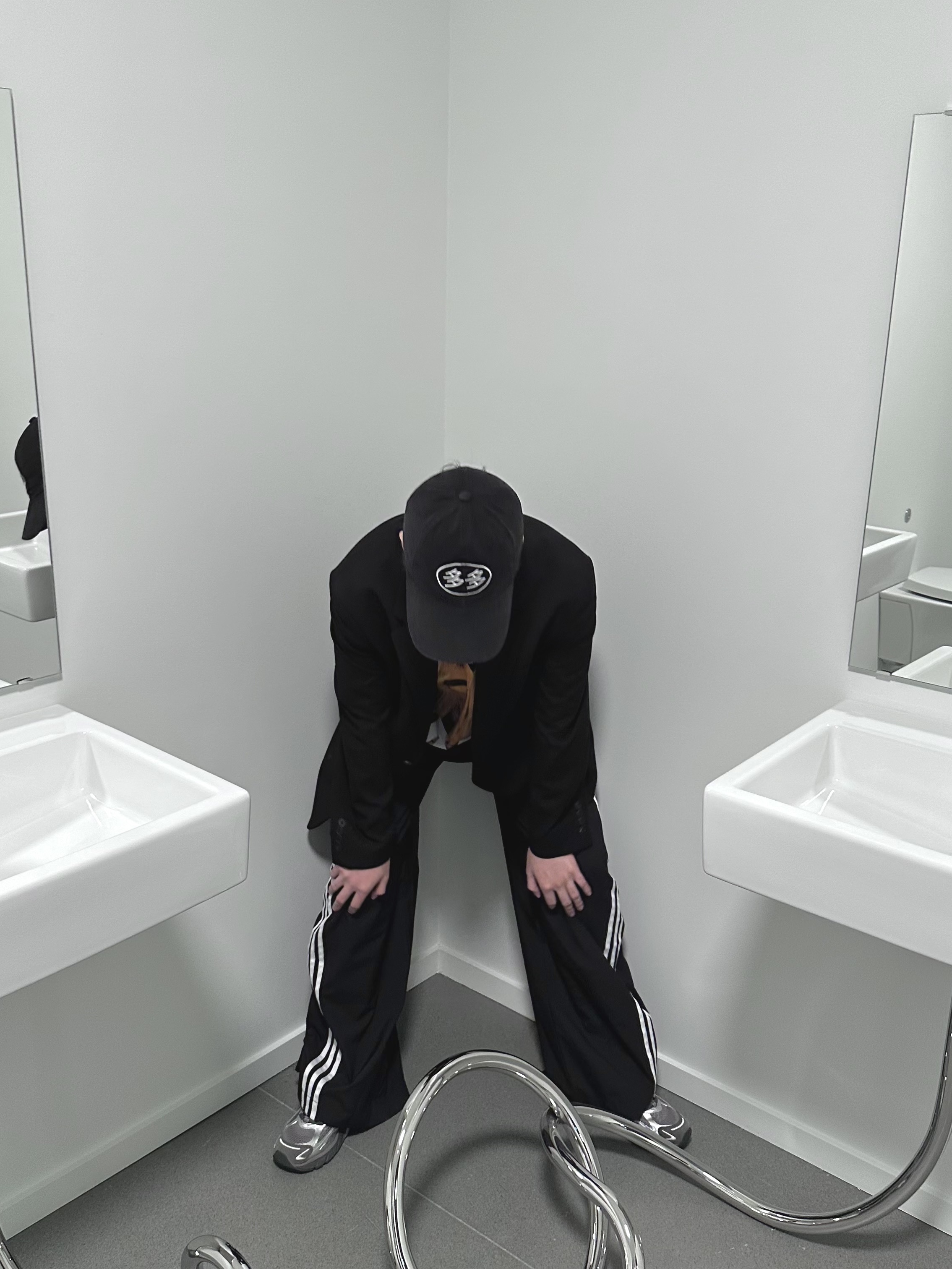 Dada Logo Cap Black White, (W) Adidas Adilenium Oversized Track Pants Black - KR Sizing 착용 스타일 - 4