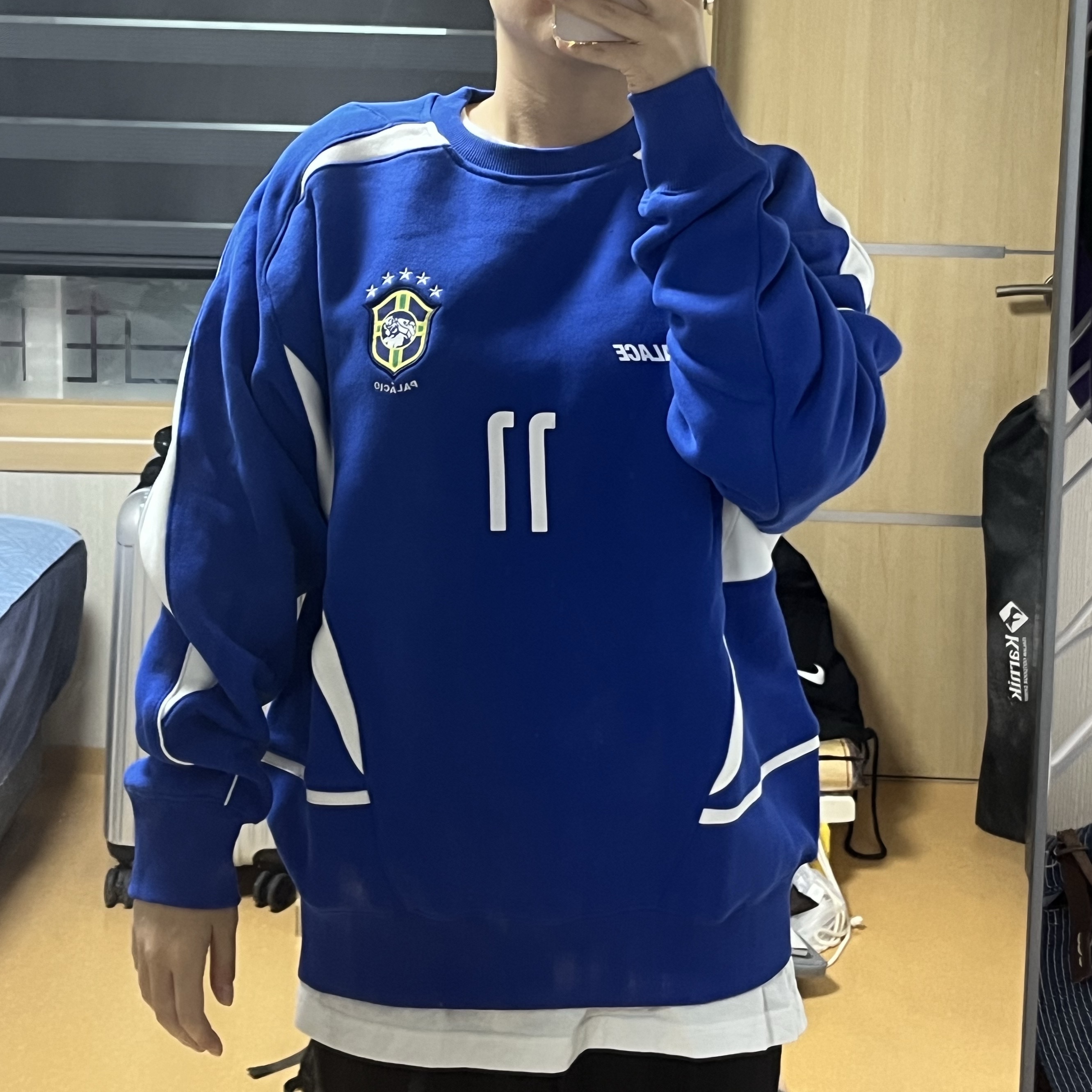 Palace Pro Team 02 Crew Blue - 24FW 착용 스타일