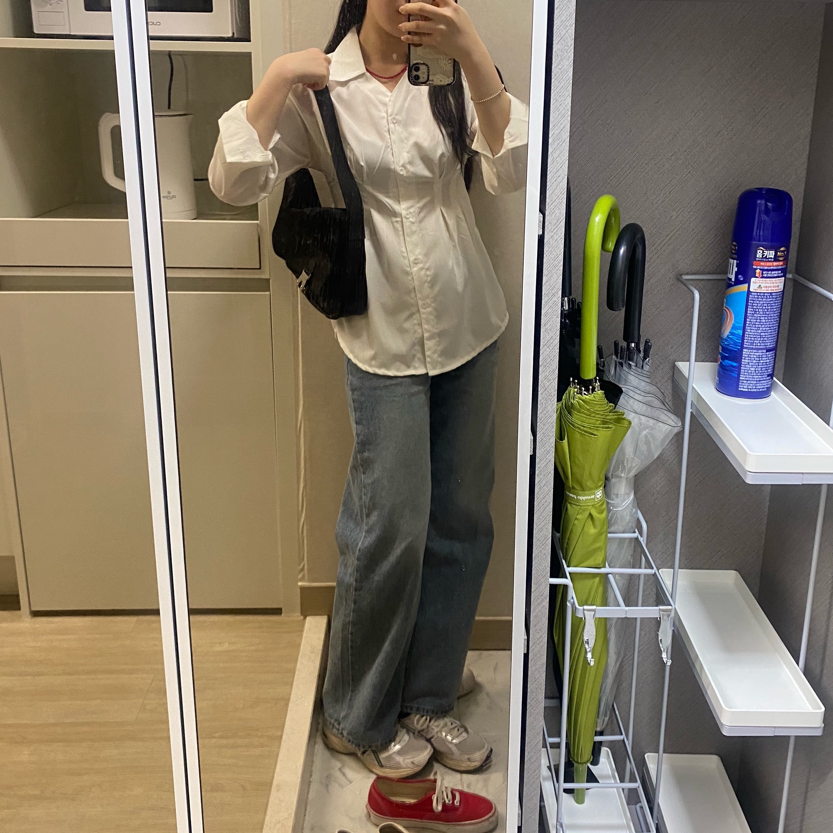 Matin Kim Buckle Bag Black, (W) Asics Gel-1130 White Midnight 착용 스타일