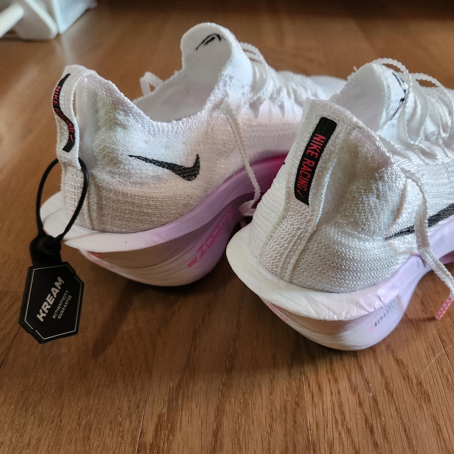 (W) Nike Air Zoom Alphafly Next% 3 Hyper Pink 착용 스타일 - 2