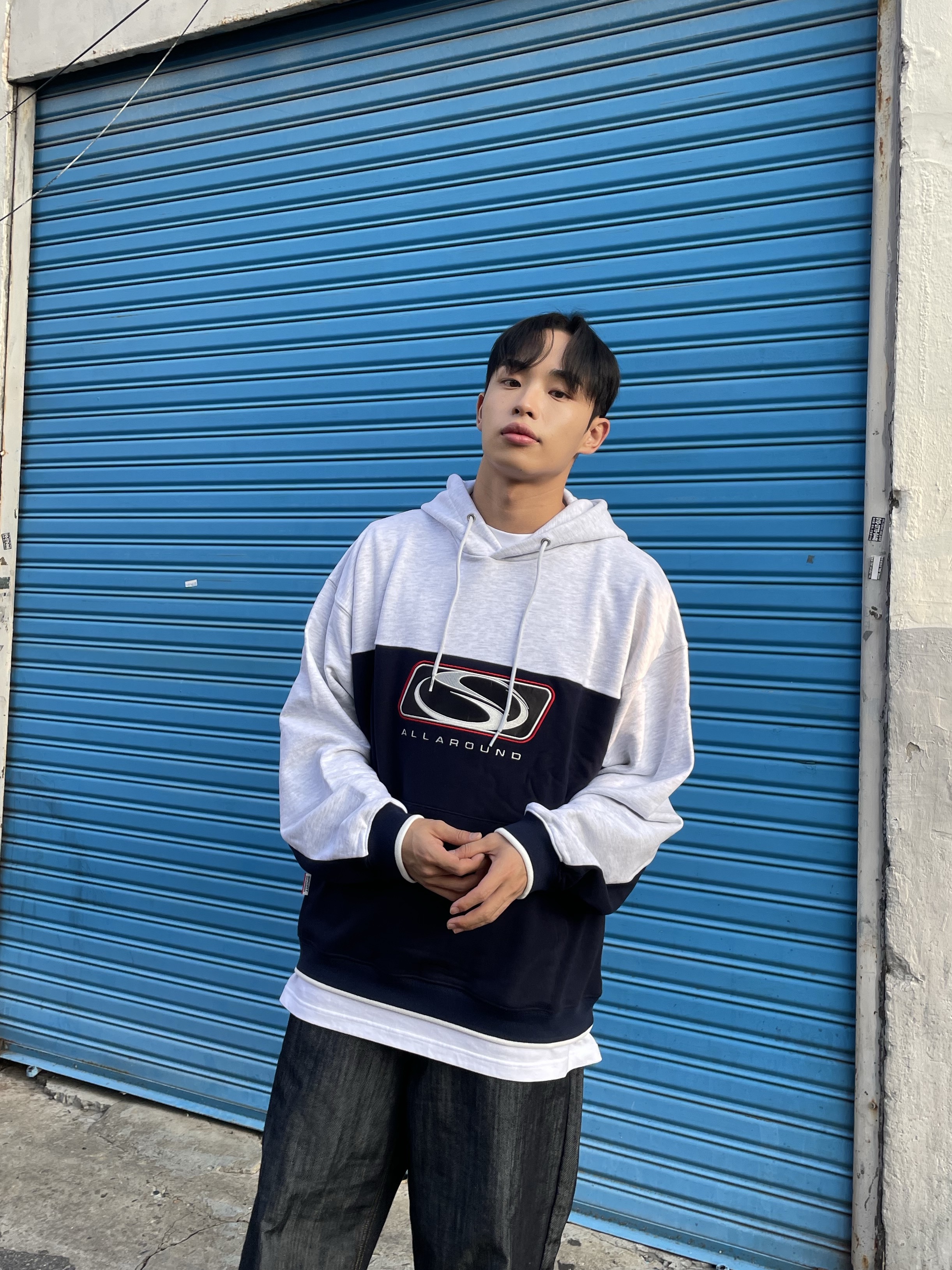 SPORT CHAMBER SC Big Flash Hoodie T-Shirt Navy 착용 스타일 - 1