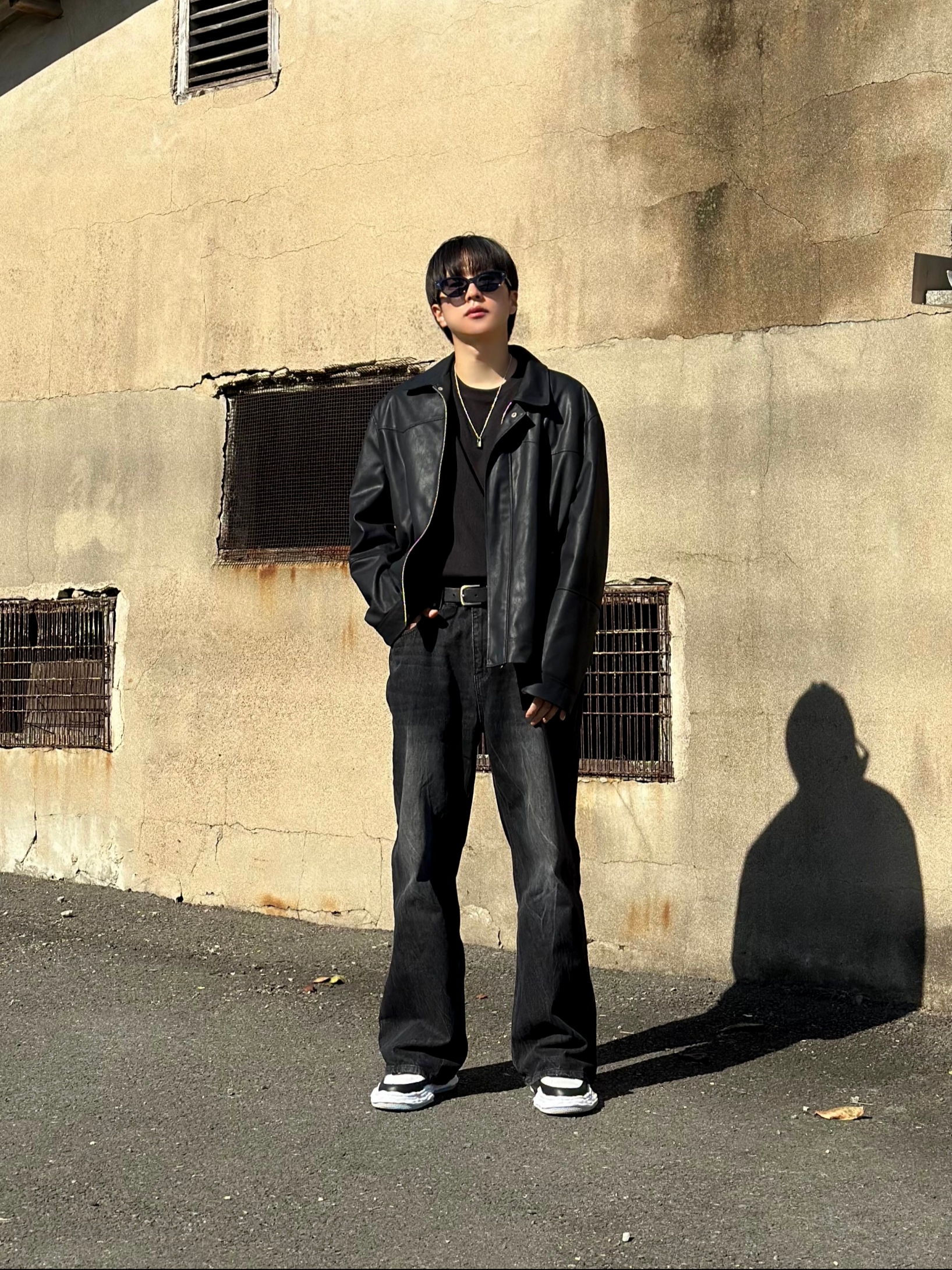 Maison Mihara Yasuhiro Wayne OG Sole Leather Low-top Sneakers Black White, Louis Vuitton Silver Lockit Pendant Necklace Sterling Silver 착용 스타일 - 3