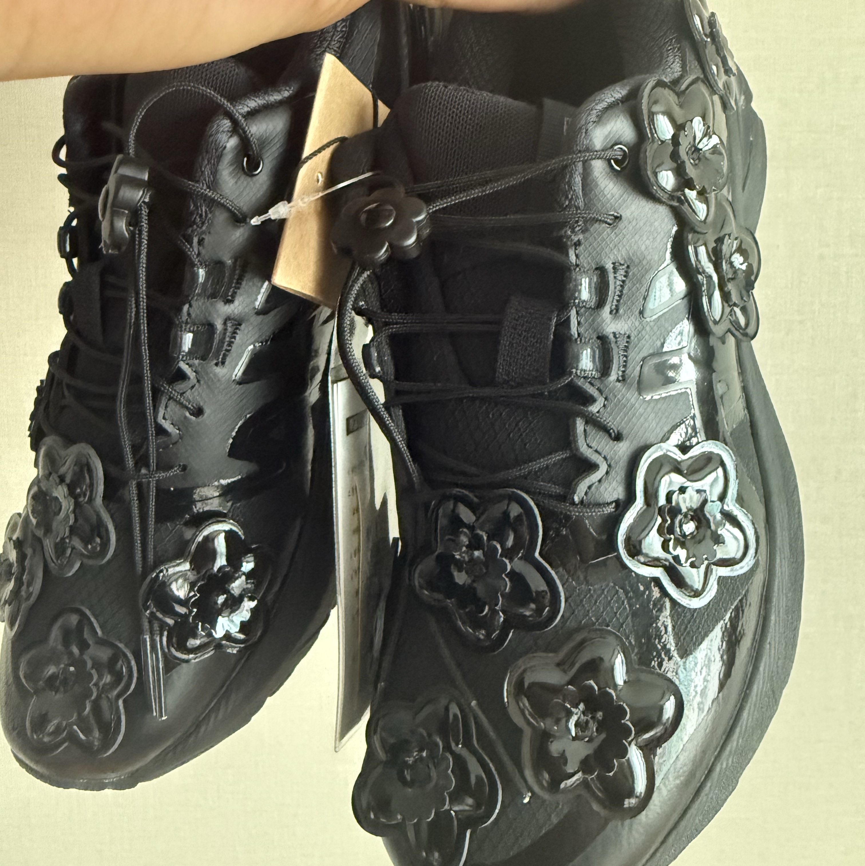 Asics x Cecilie Bahnsen Gel-Terrain Black 착용 스타일 - 5
