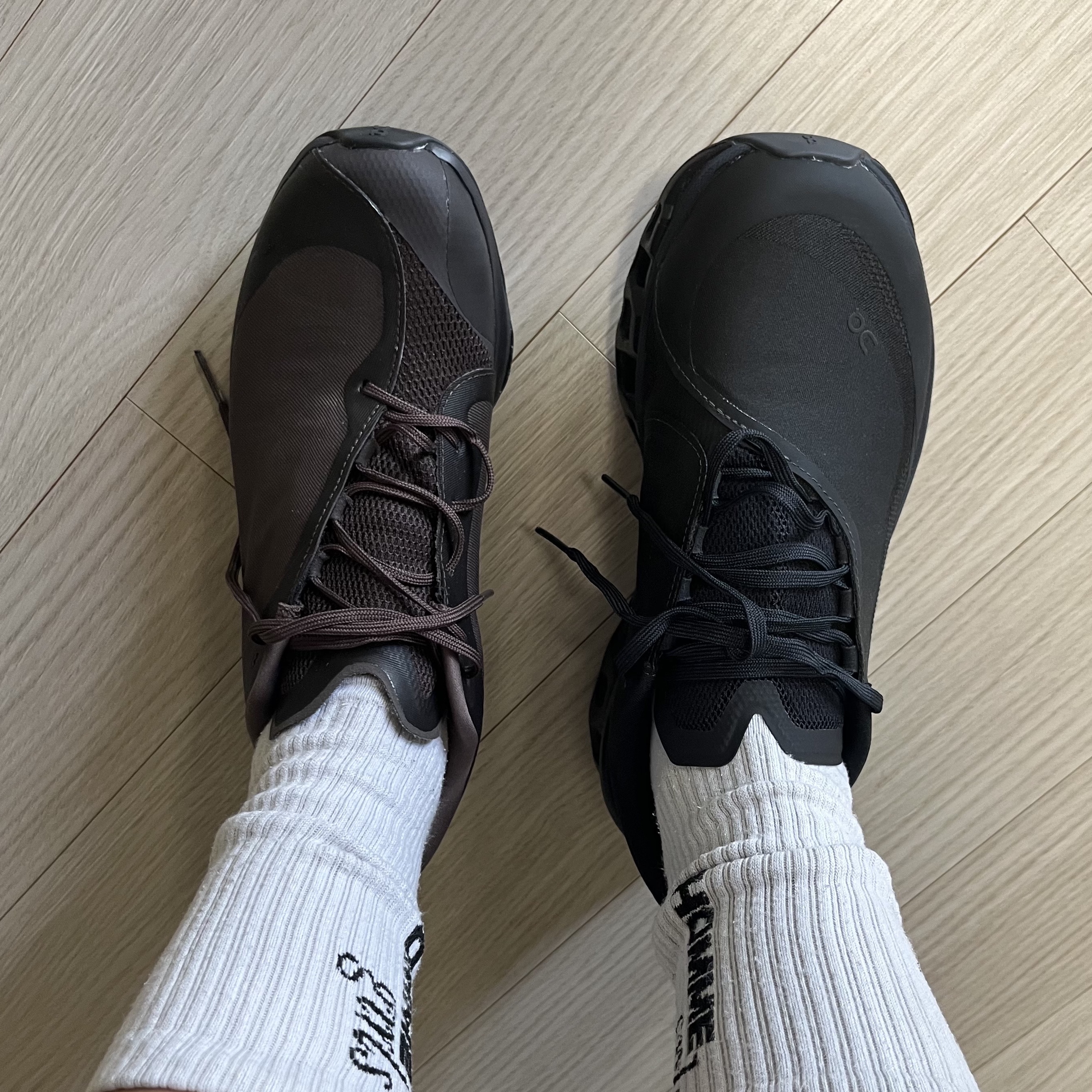 (W) On Running x Post Archive Faction (Paf) Cloudventure Peak Cacao Espresso, On Running x Post Archive Faction (Paf) Cloudmonster 2 Black Magnet 착용 스타일