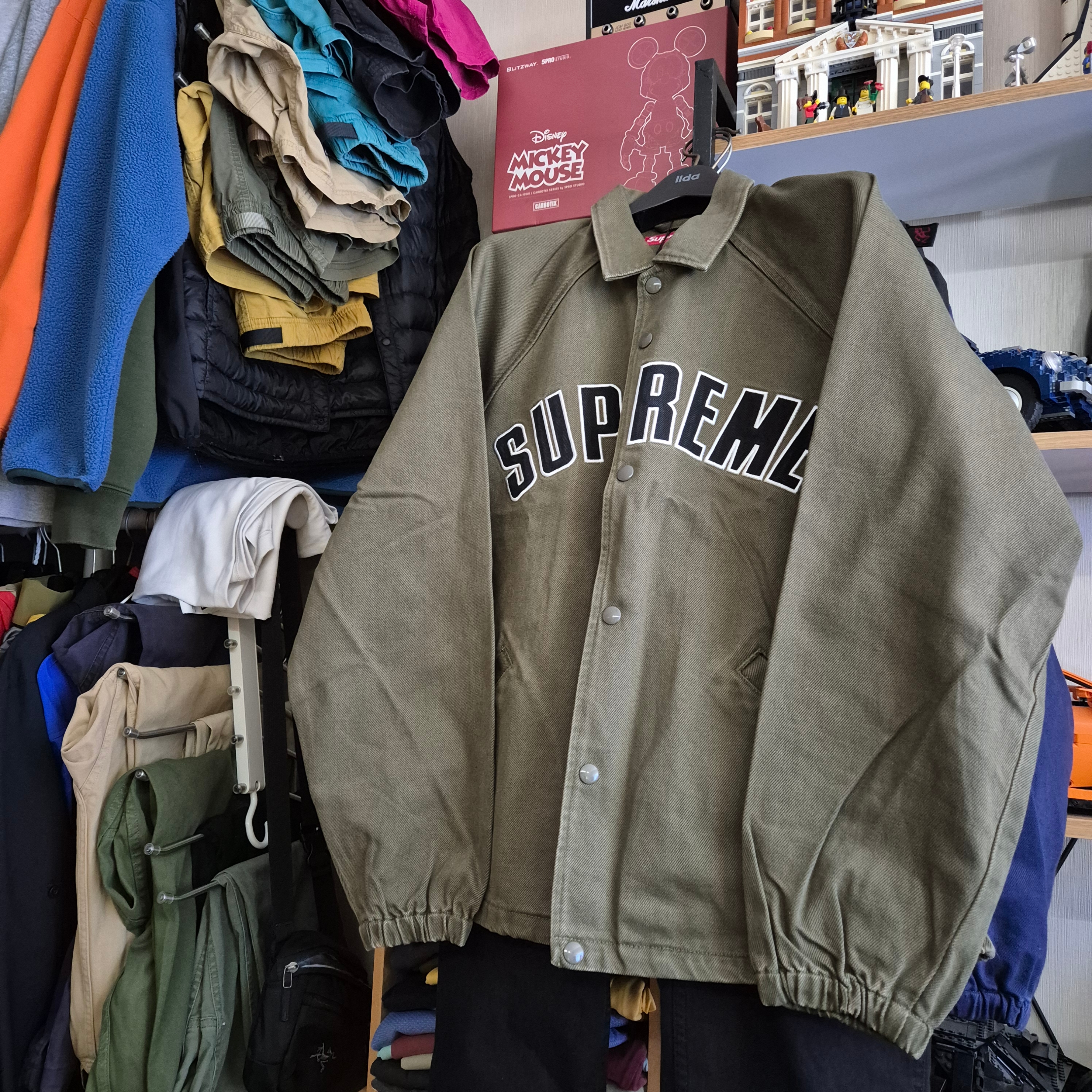 Supreme Arc Denim Coaches Jacket Olive - 24SS 착용 스타일