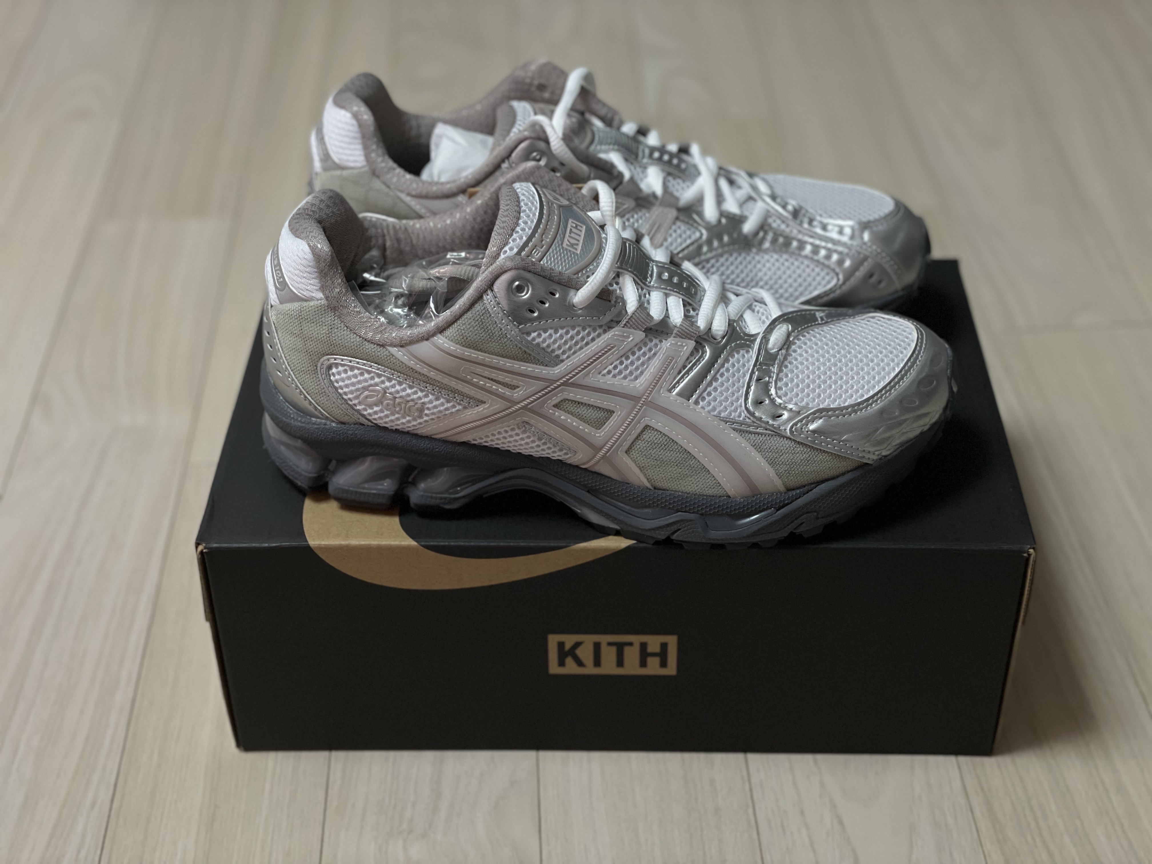 Asics x Ronnie Fieg Gel-Nimbus 10.1 White Morganite 착용 스타일 - 6