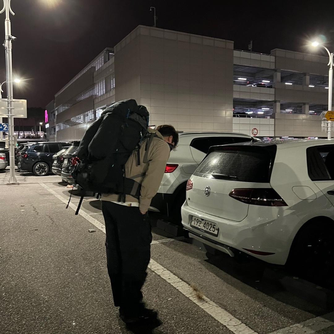 Nike ACG Sun Farer Jacket Khaki Summit White - Asia, Nike ACG Smith Summit Cargo Pants Black Anthracite - US/EU 착용 스타일 - 1