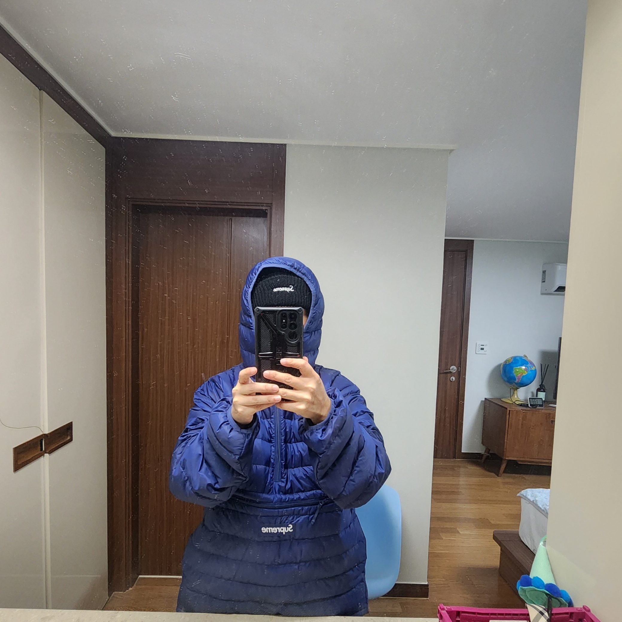 Supreme Micro Down Half Zip Hooded Pullover Navy - 24FW, Supreme Washed Chino Twill Camp Cap Pink - 23SS 착용 스타일 - 3
