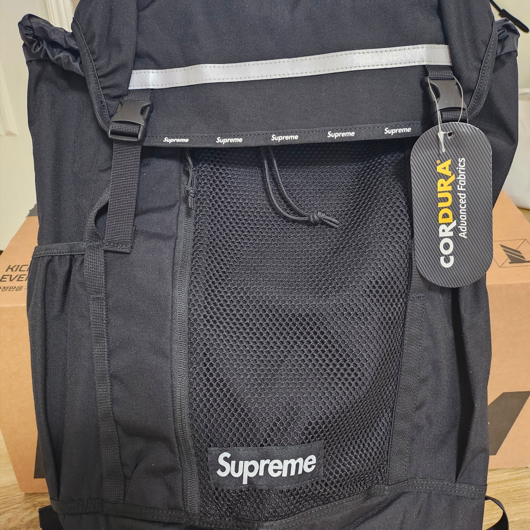 Supreme Backpack Black - 24FW 착용 스타일
