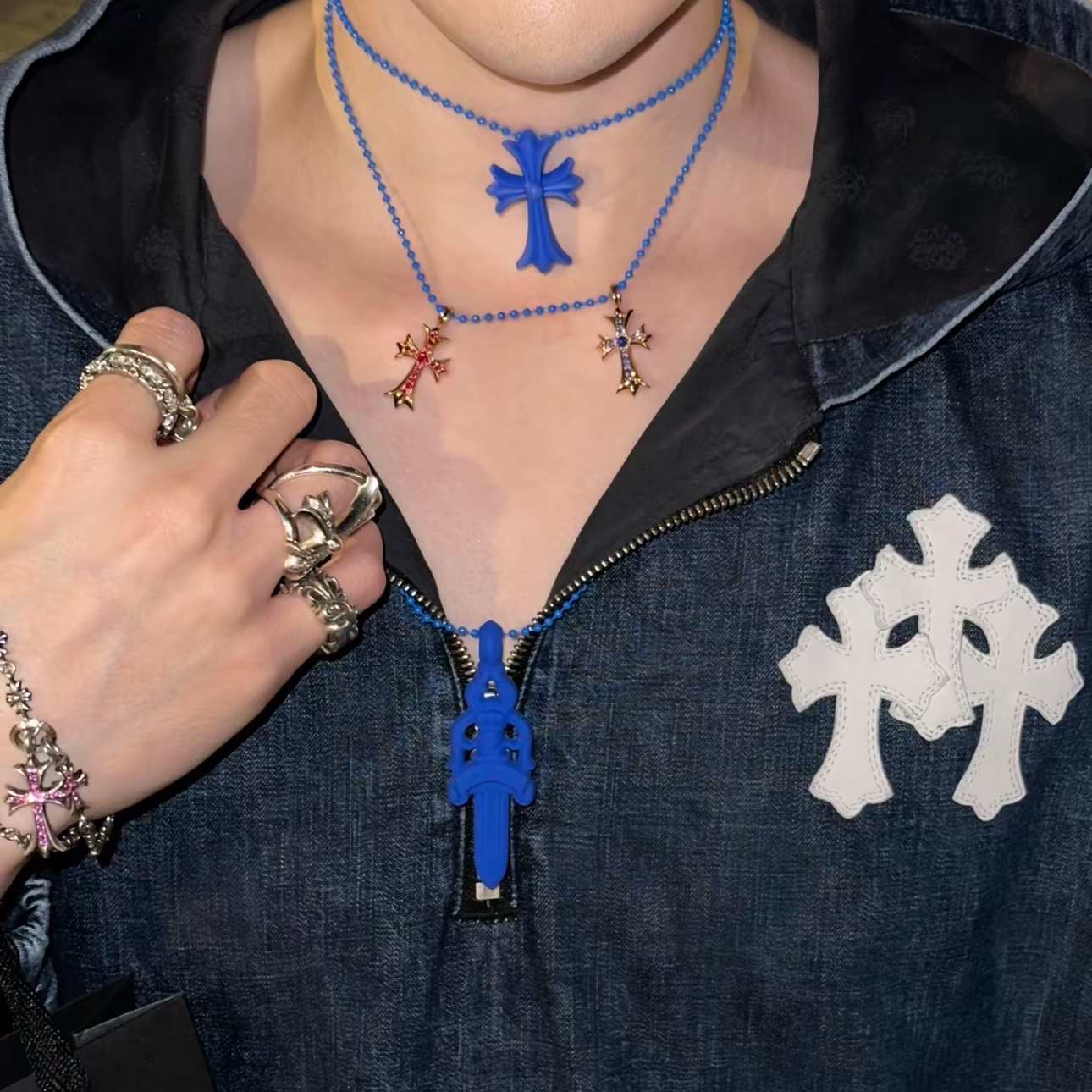 Chrome Hearts Silichrome CH Cross Pendant Black 2022/2023/2025 착용 스타일