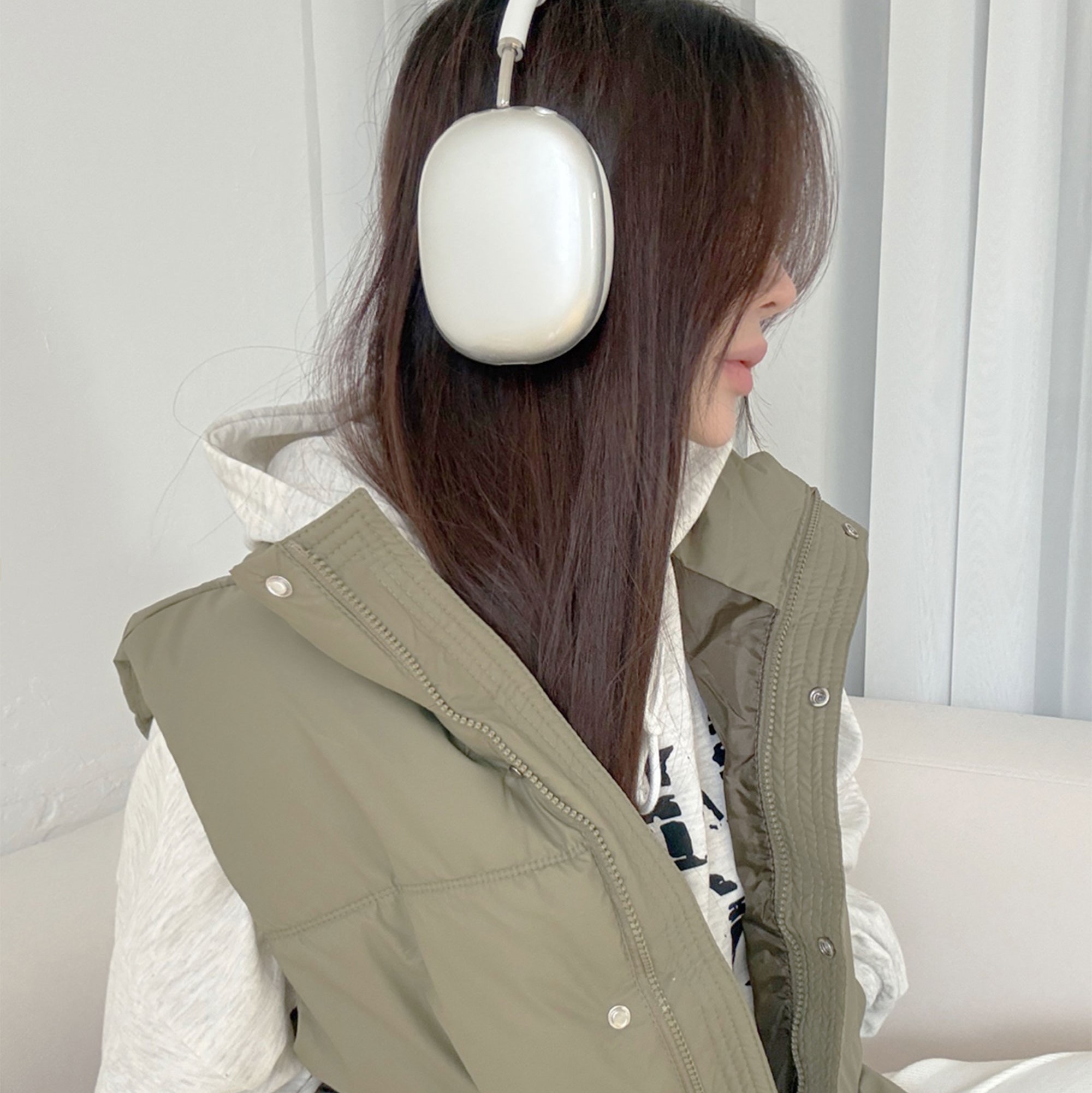 Apple AirPods Max Lightning Silver (Korean Ver.) 착용 스타일 - 1