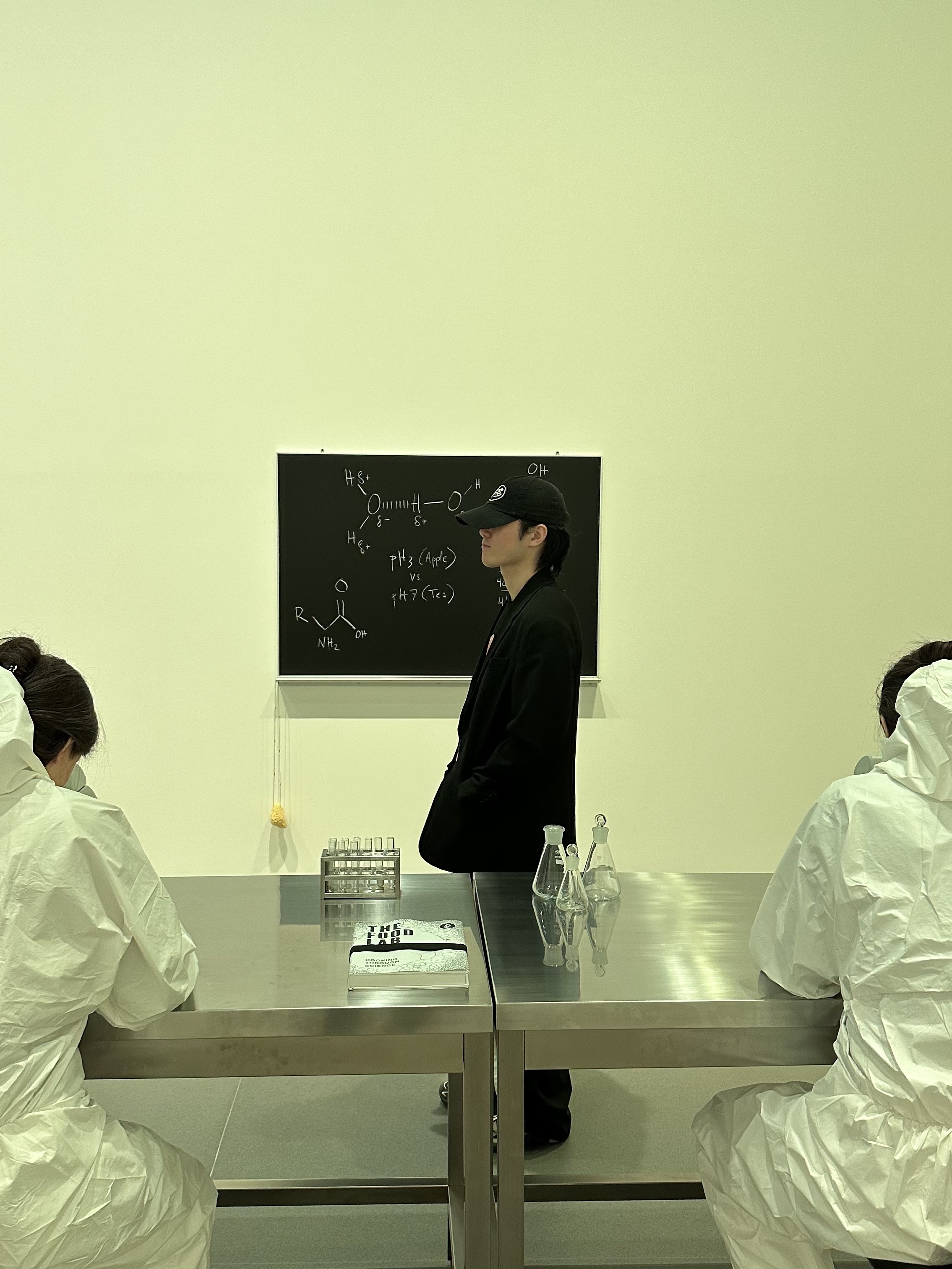 Dada Logo Cap Black White, (W) Adidas Adilenium Oversized Track Pants Black - KR Sizing 착용 스타일 - 2