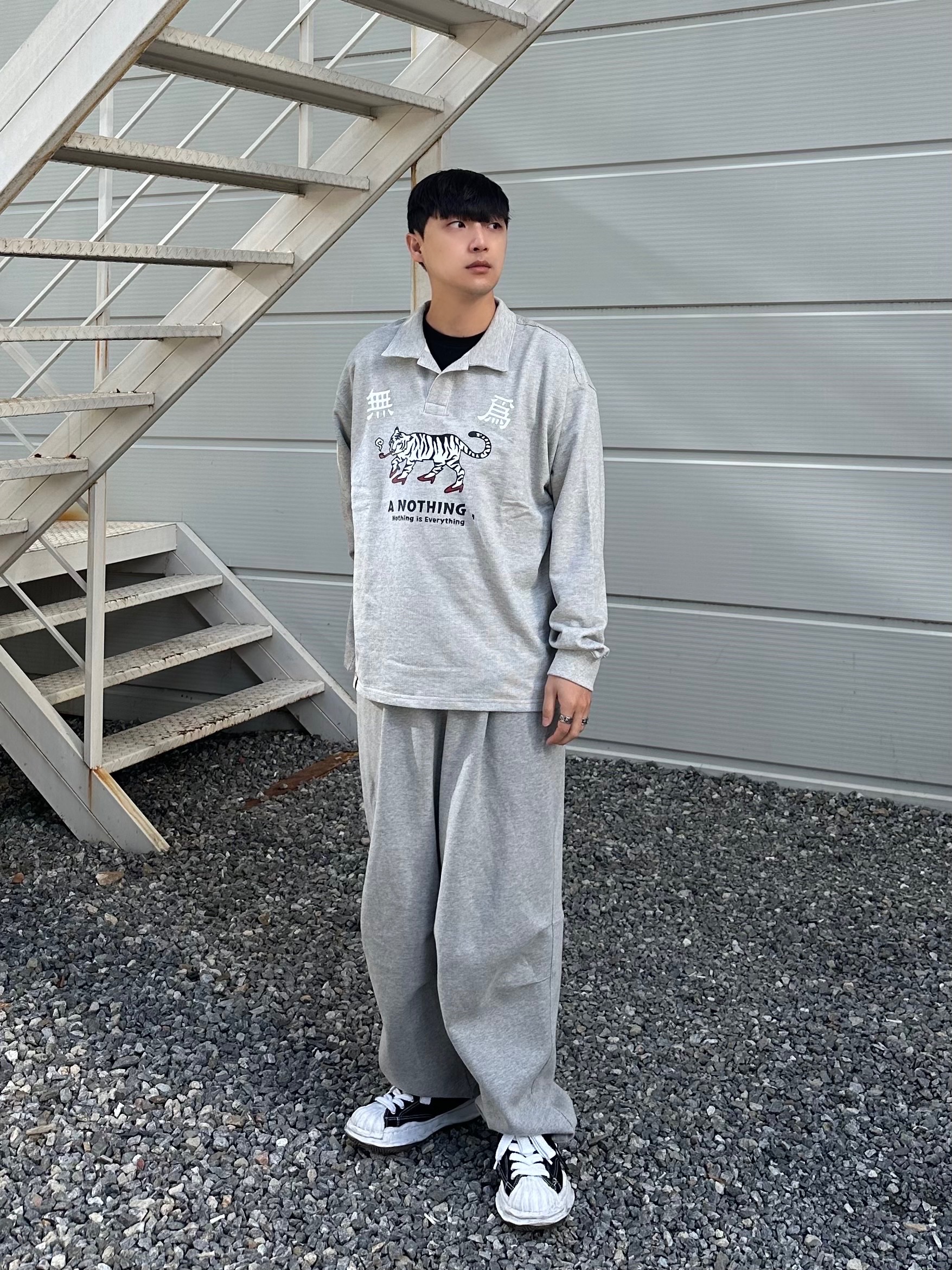 Maison Mihara Yasuhiro Peterson OG Sole Canvas Low Sneakers Black 착용 스타일 - 1