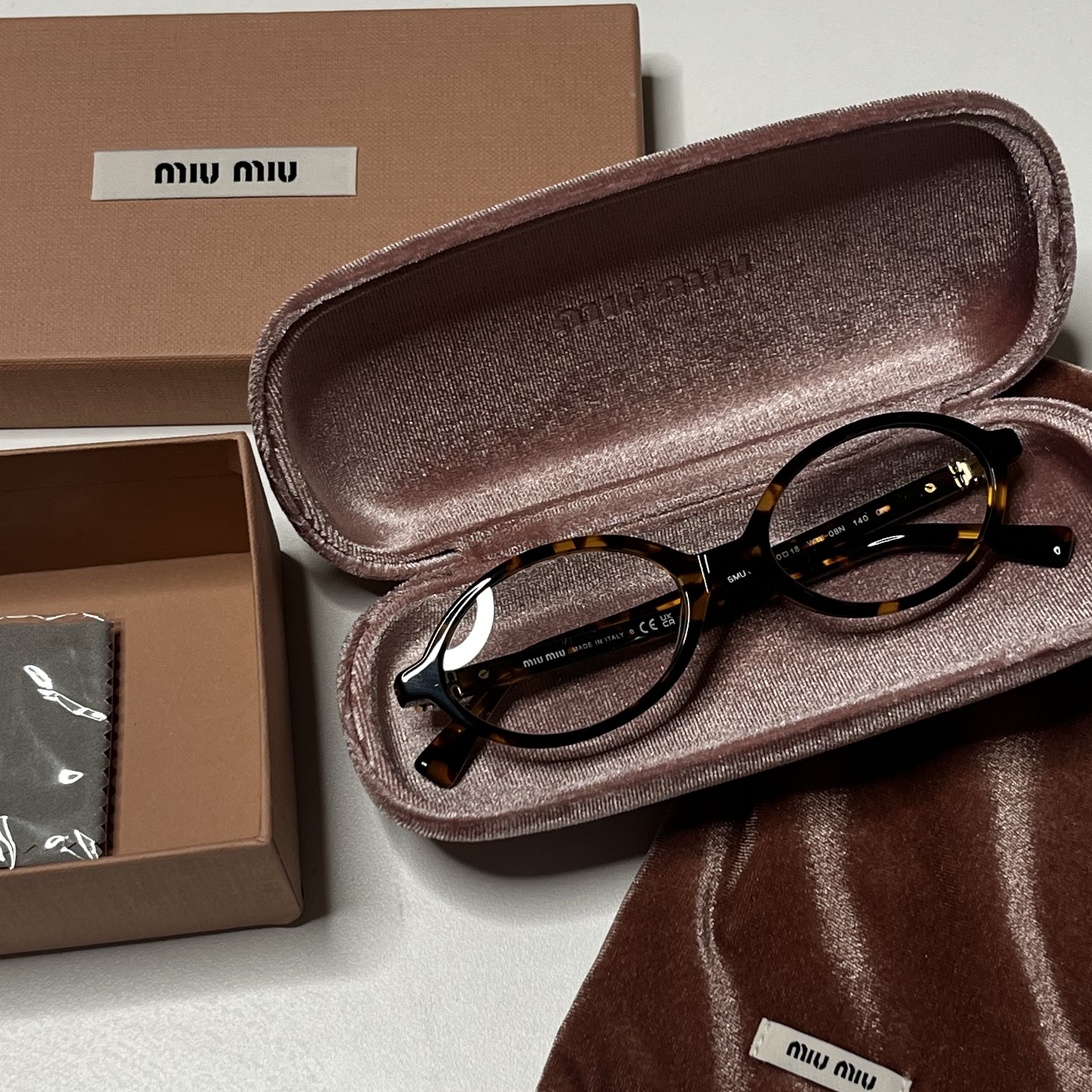 (W) Miu Miu Regard Sunglasses Blue Lenses Honey Tortoiseshell Acetate Standard fit 착용 스타일