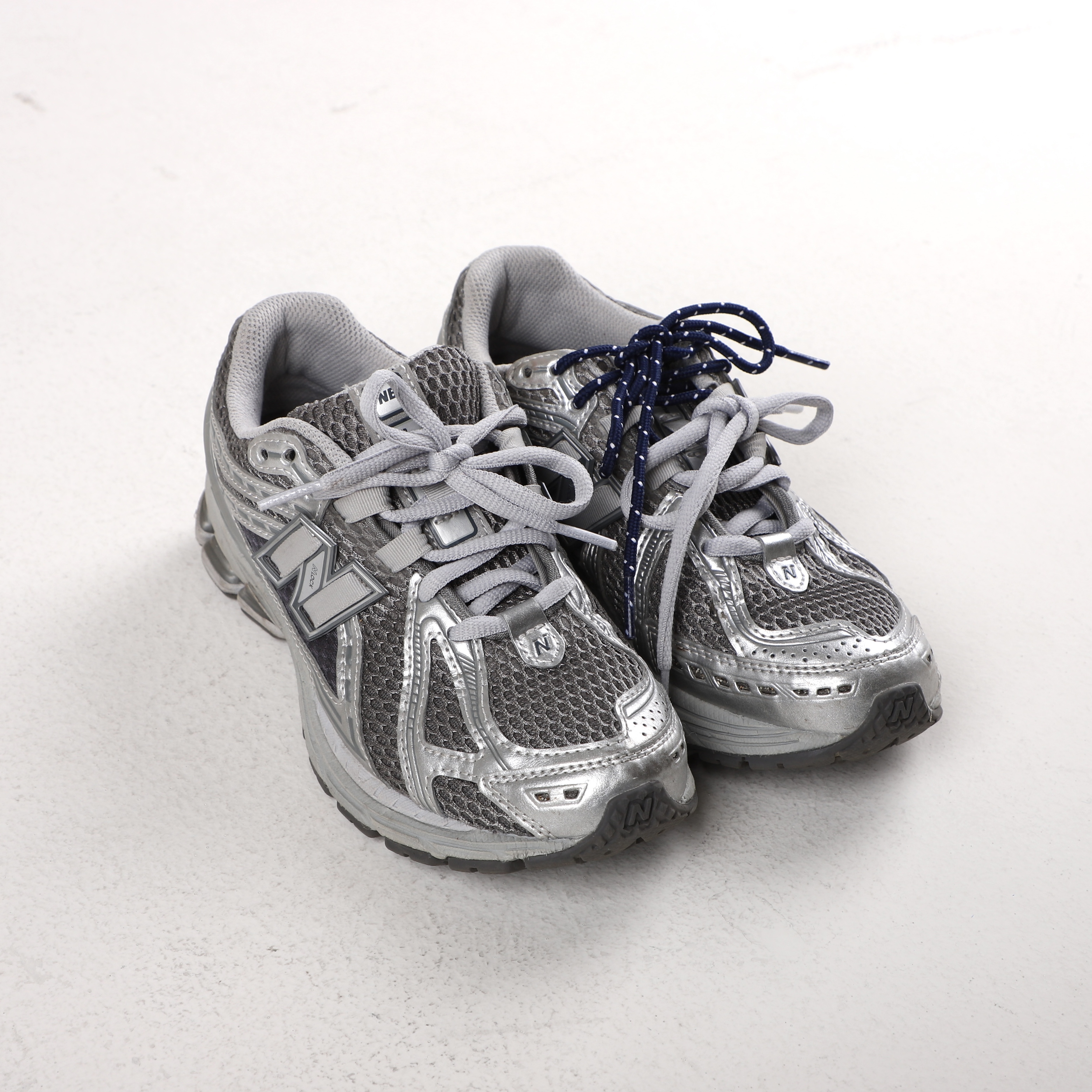 New Balance 1906R Harbor Grey Silver Metalic 착용 스타일 - 1