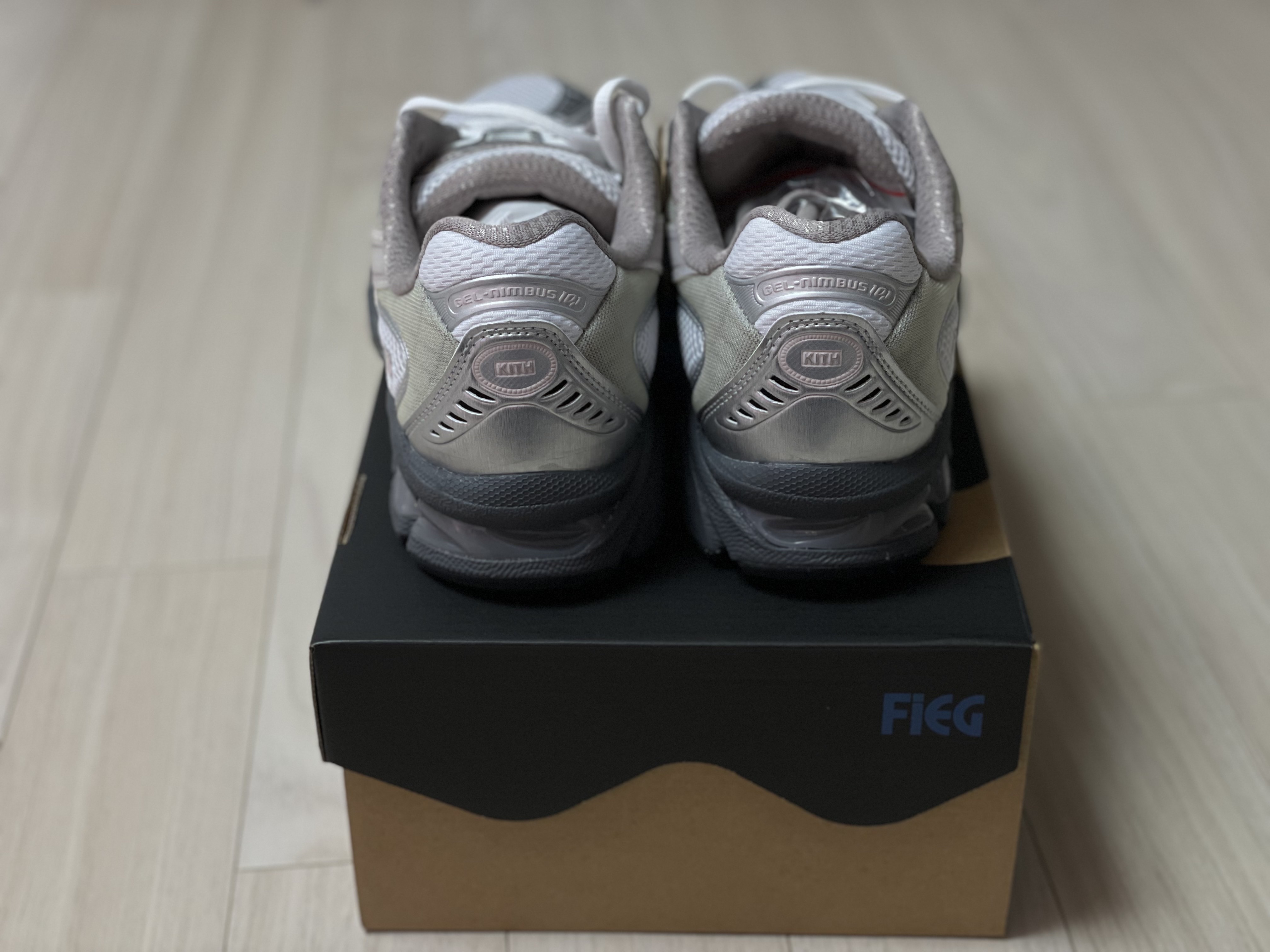 Asics x Ronnie Fieg Gel-Nimbus 10.1 White Morganite 착용 스타일 - 5
