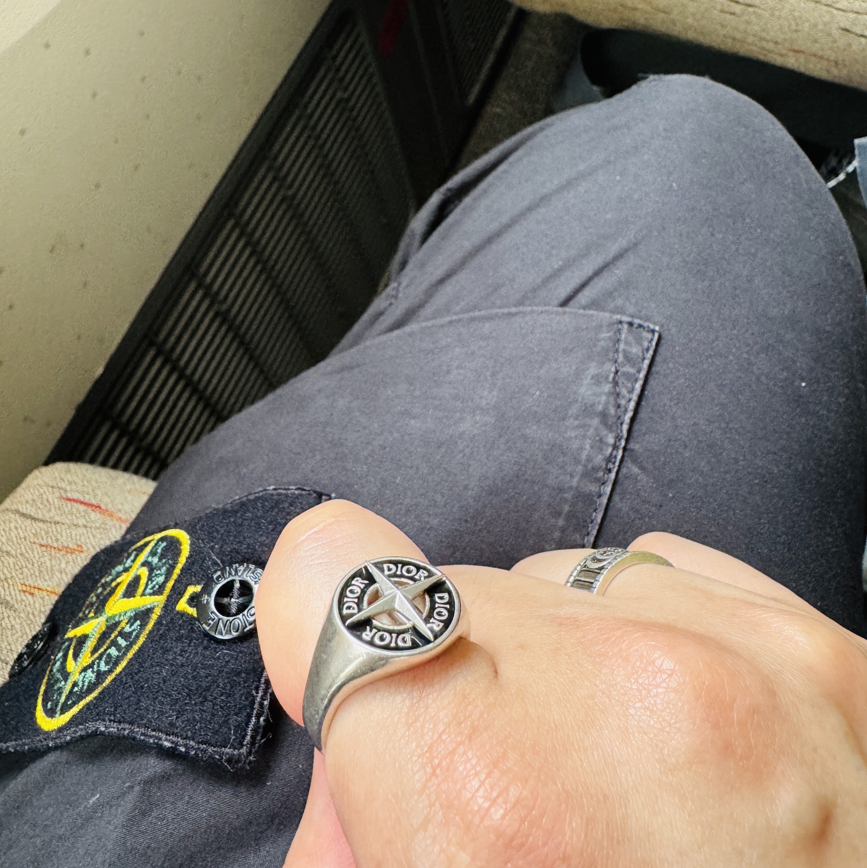 Dior x Stone Island Signet Ring and Black Resin Silver 착용 스타일