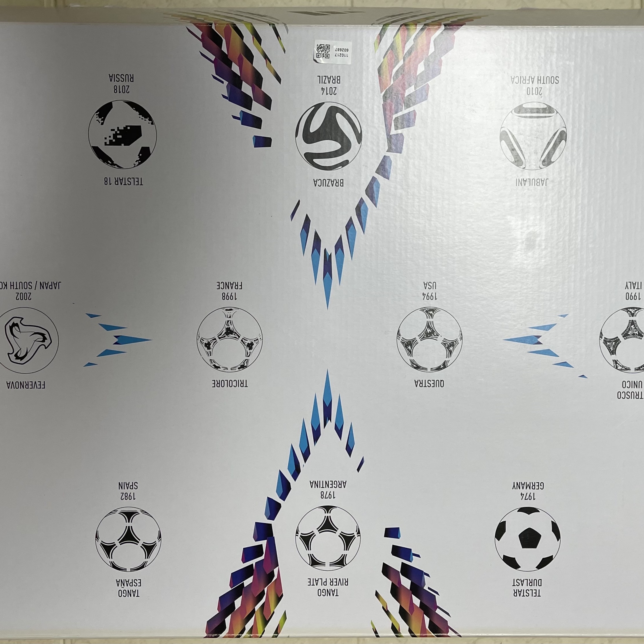 Adidas Historical Mini Ball Set 착용 스타일
