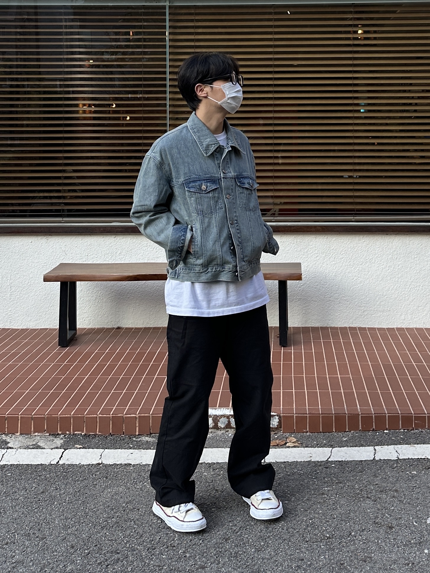Maison Mihara Yasuhiro Peterson OG Sole Canvas Low-top Sneakers Natural, Permanent Archive Straight Work Pants Black 착용 스타일