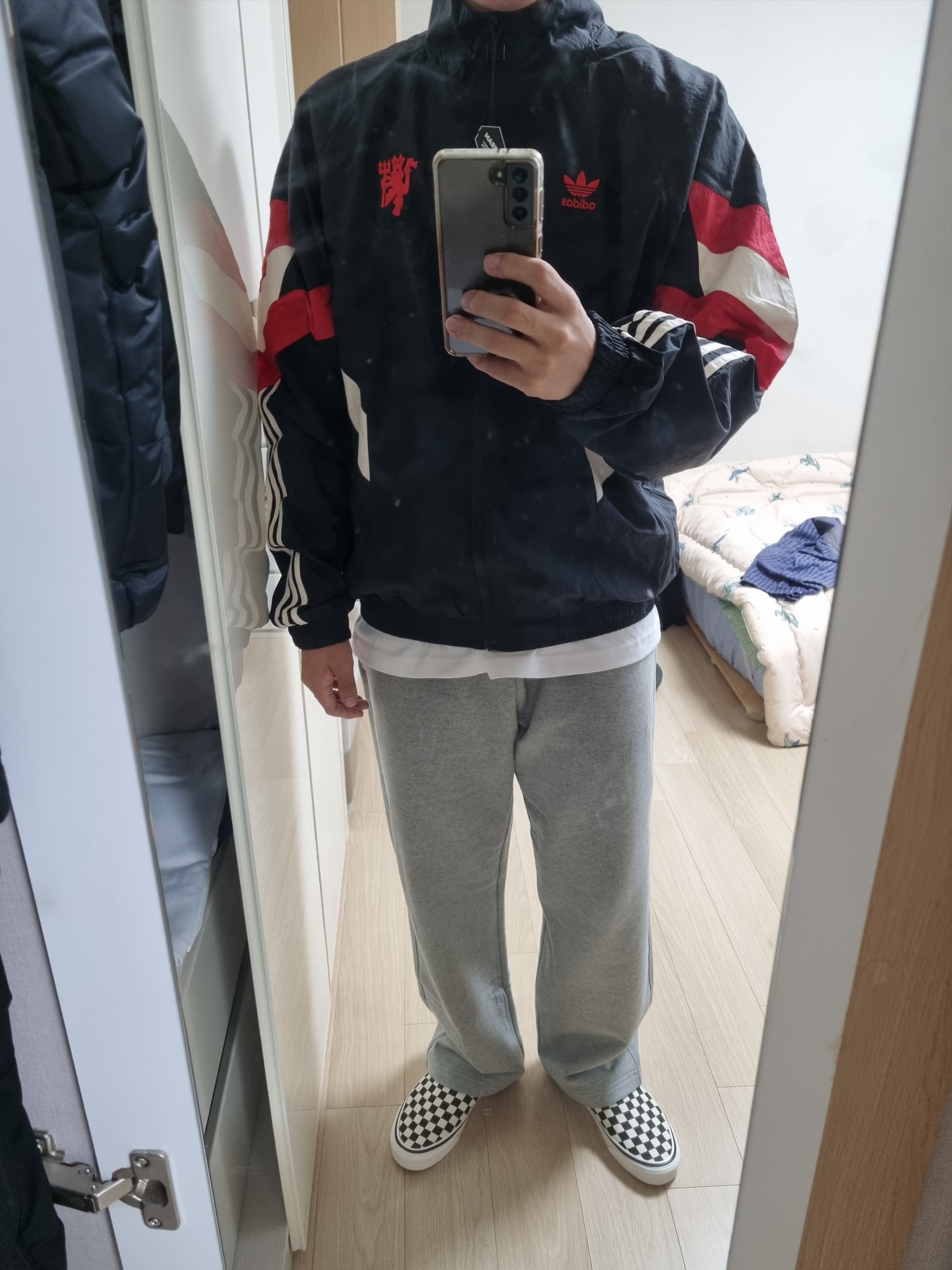 Adidas Manchester United Originals Track Top Black Red - KR Sizing 착용 스타일
