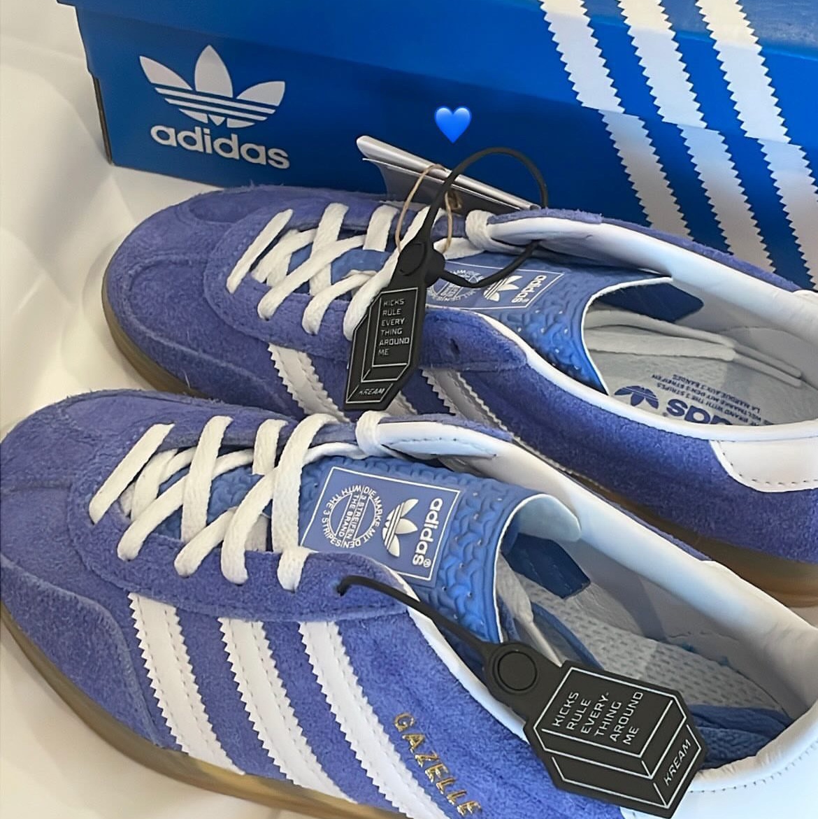 (W) Adidas Gazelle Indoor Blue Fusion Cloud White 착용 스타일 - 2