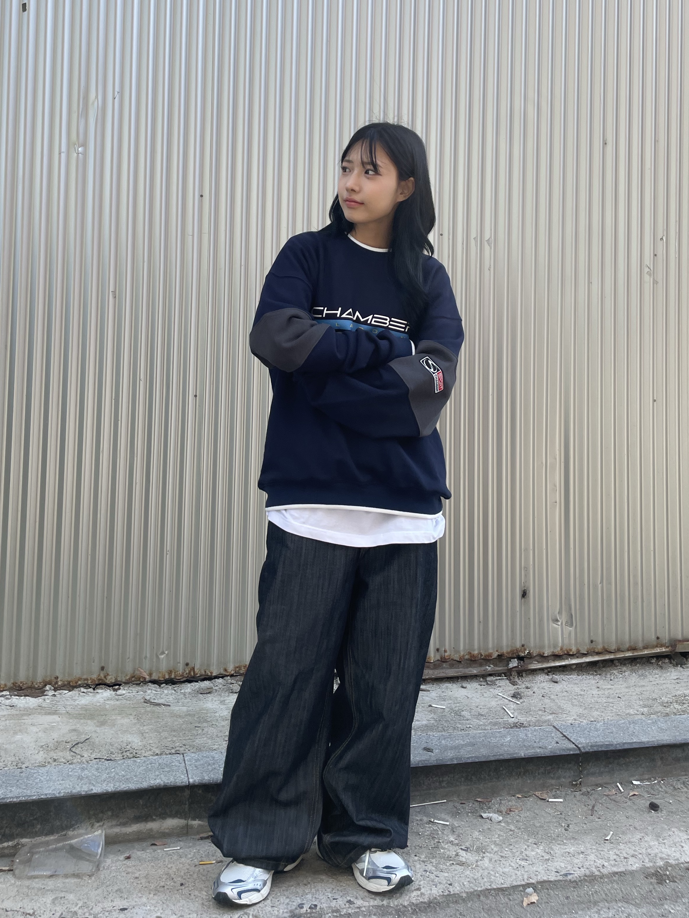 SPORT CHAMBER SC Block Sweatshirt Navy 착용 스타일 - 1