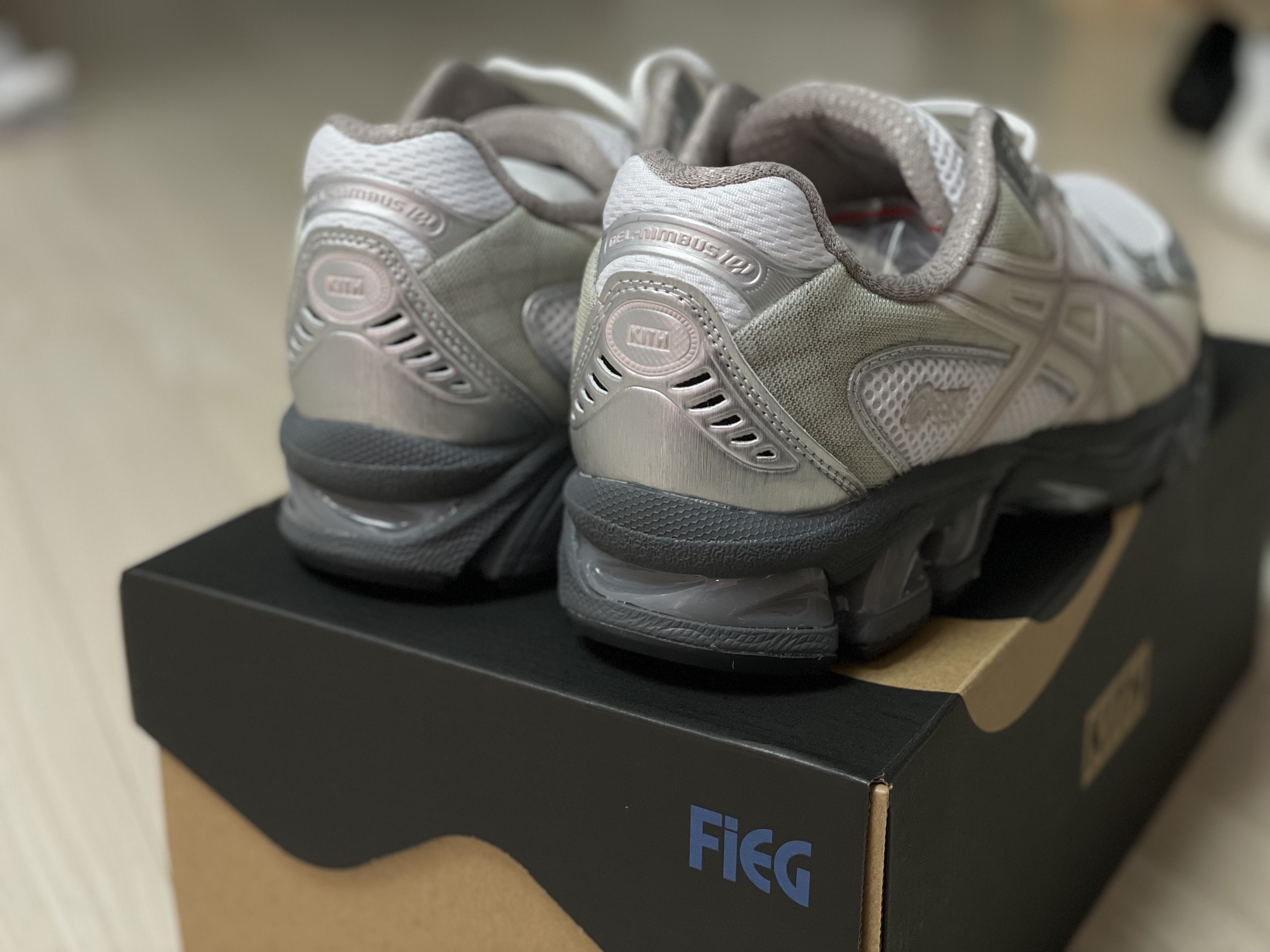 Asics x Ronnie Fieg Gel-Nimbus 10.1 White Morganite 착용 스타일 - 1