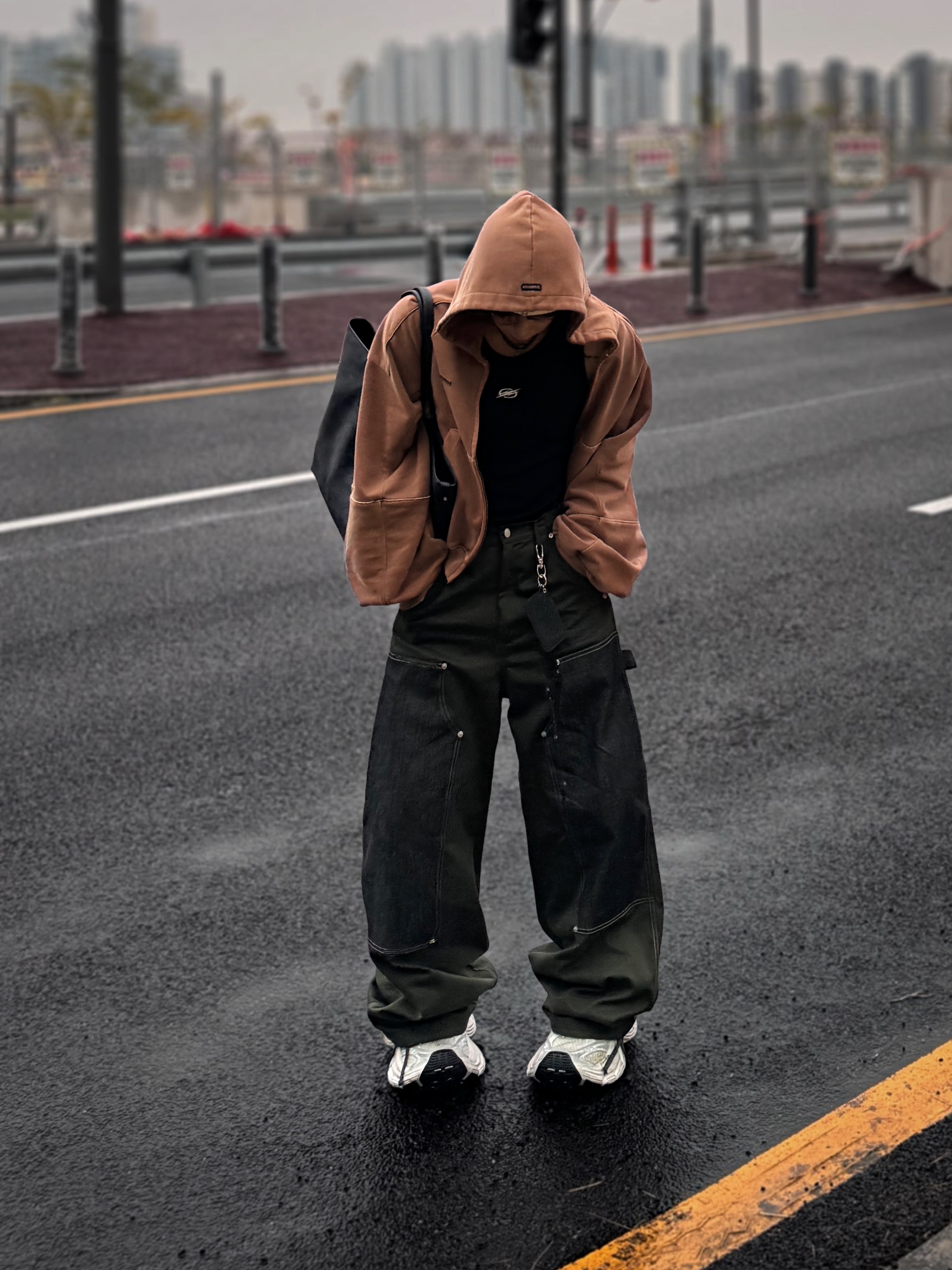 Balenciaga 10XL Sneakers White Grey Silver Black, Ajobyajo Vintage Pigment Zip-Up Hoodie Mocha 착용 스타일 - 2