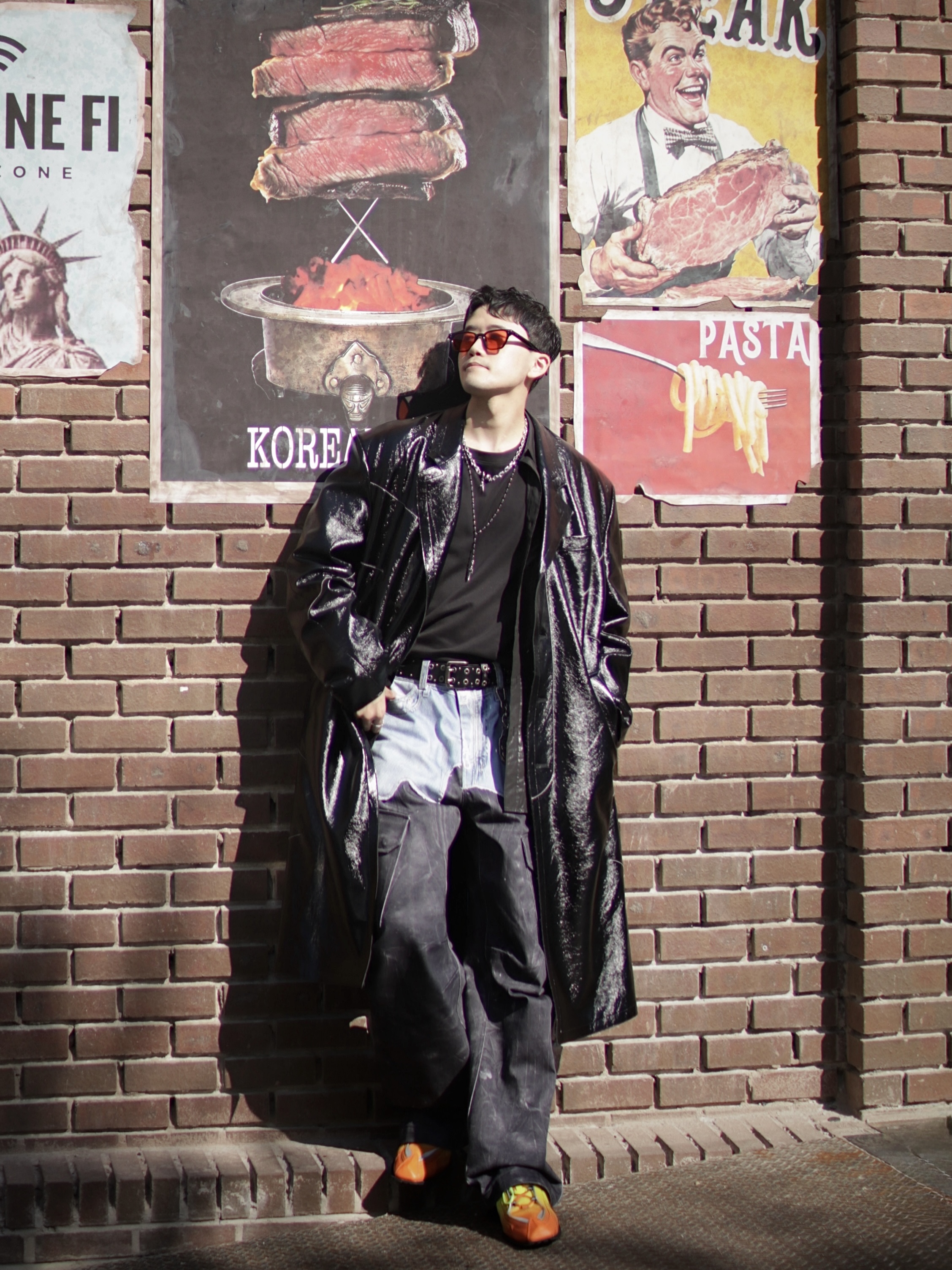 Vacant Archive Blenheim Double Stud Belt Black, Nike x Martine Rose Shox MR4 Safety Orange 착용 스타일 - 1