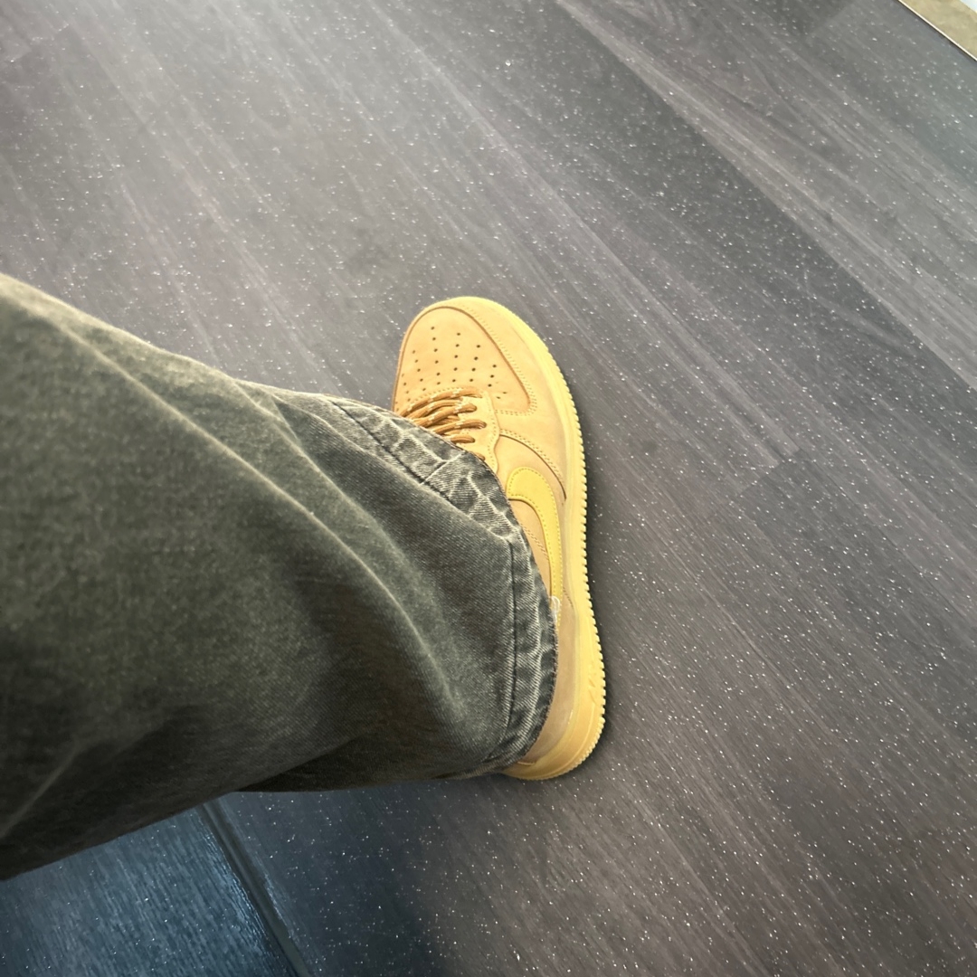 Nike Air Force 1 '07 WB Flax 착용 스타일