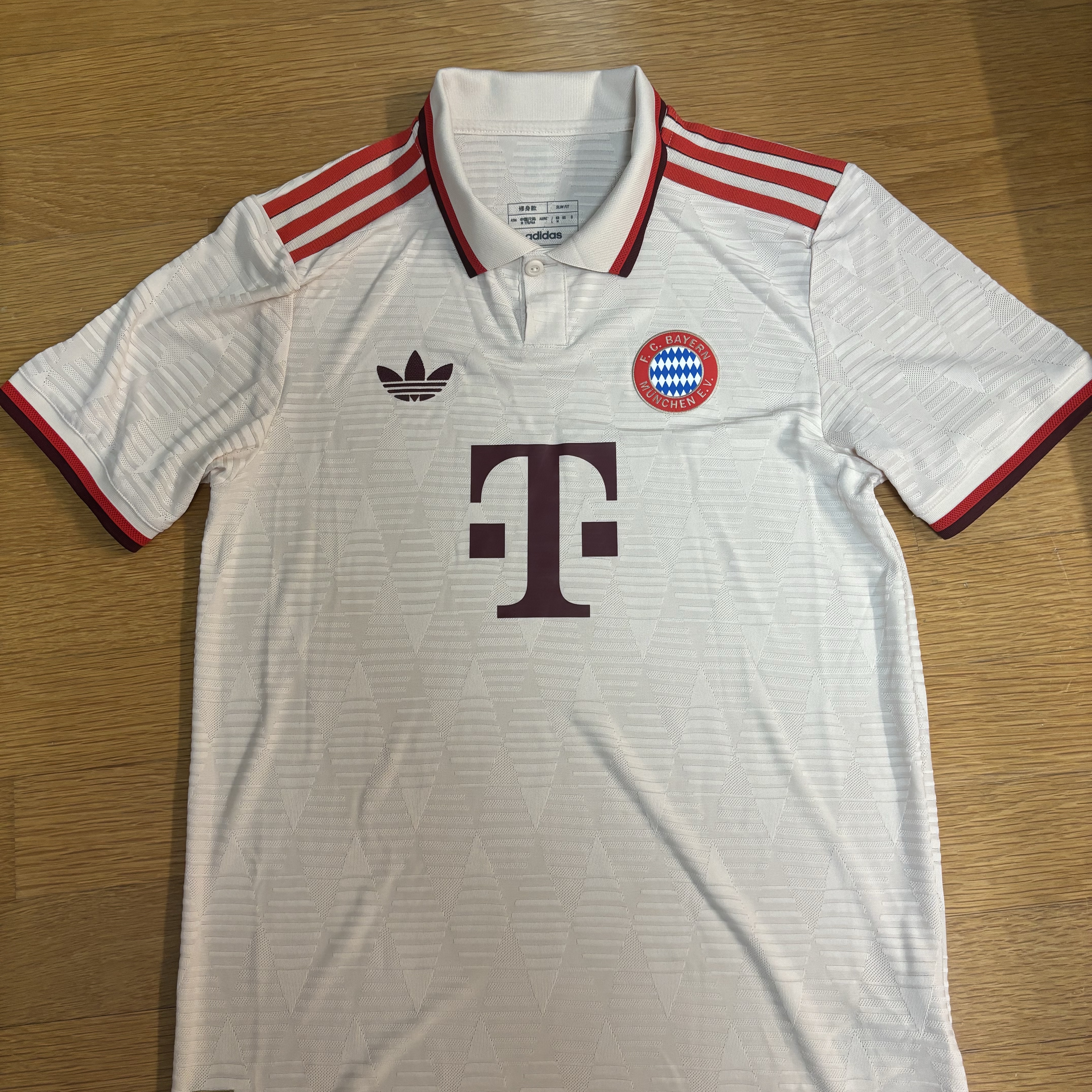 Adidas Bayern Munchen 2024/25 3rd Authentic Jersey Linen - US Sizing (Non Marking Ver.) 착용 스타일