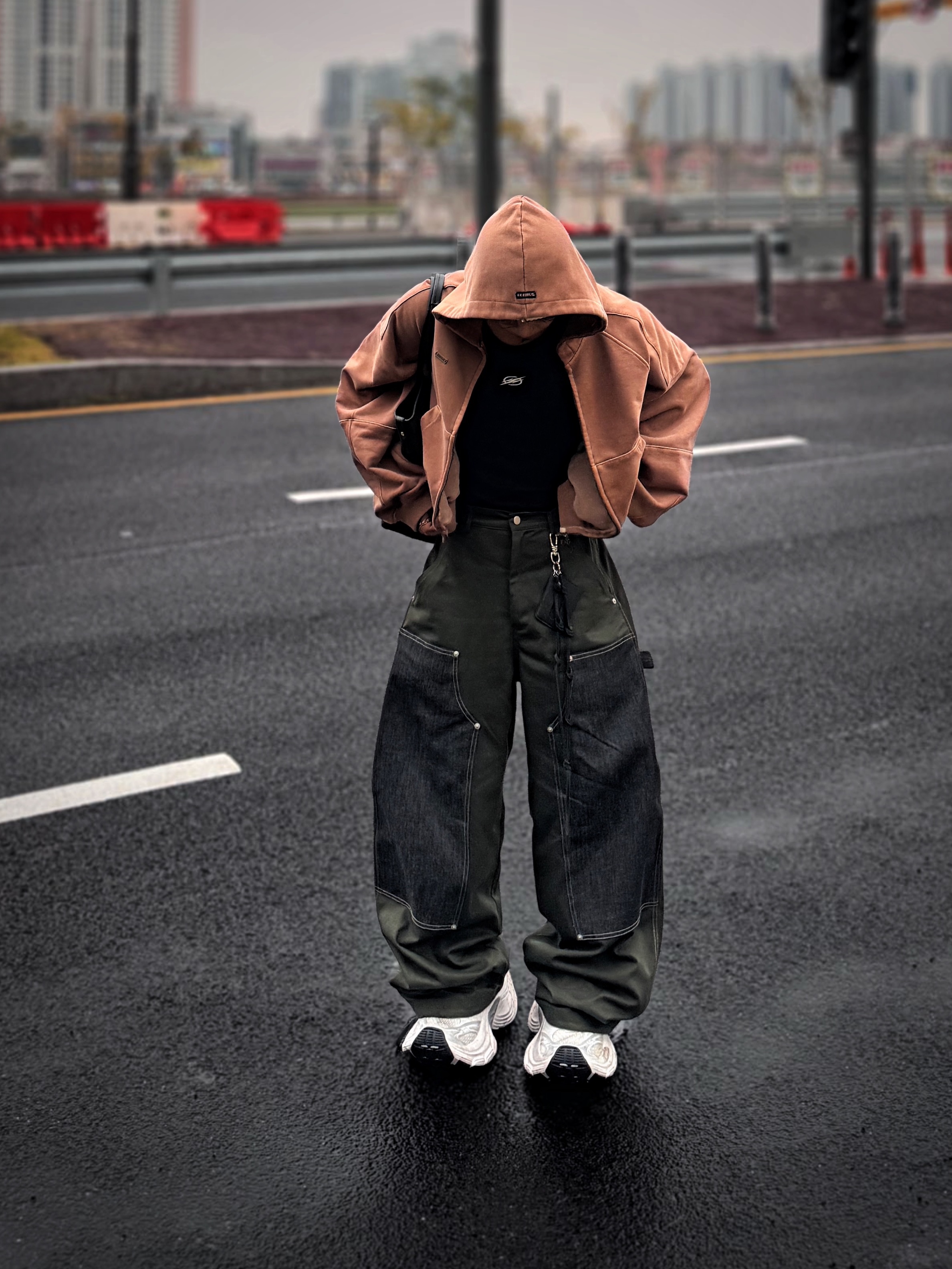 Balenciaga 10XL Sneakers White Grey Silver Black, Ajobyajo Vintage Pigment Zip-Up Hoodie Mocha 착용 스타일 - 1