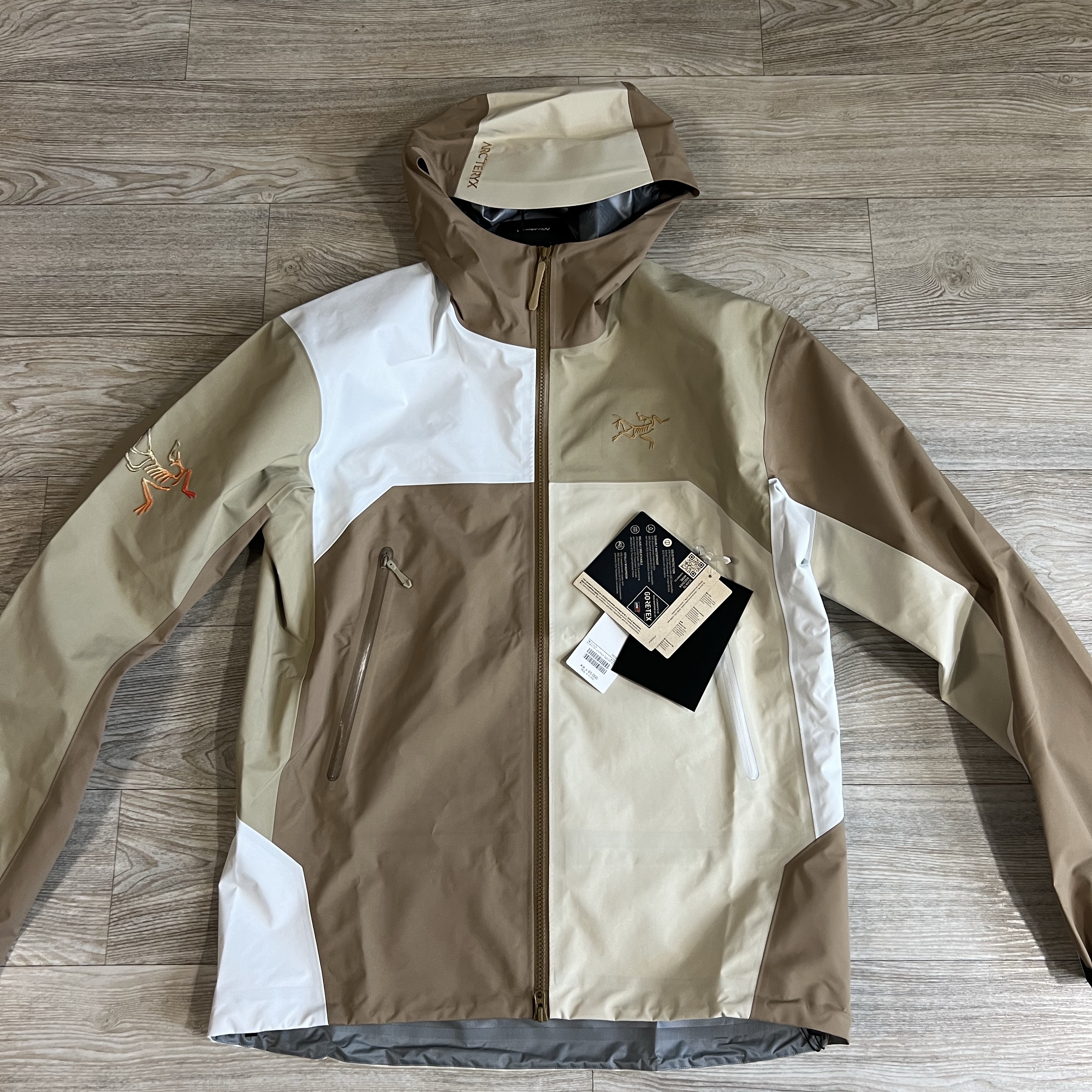 Arc'teryx x Beams Beta Jacket Nagomi 착용 스타일