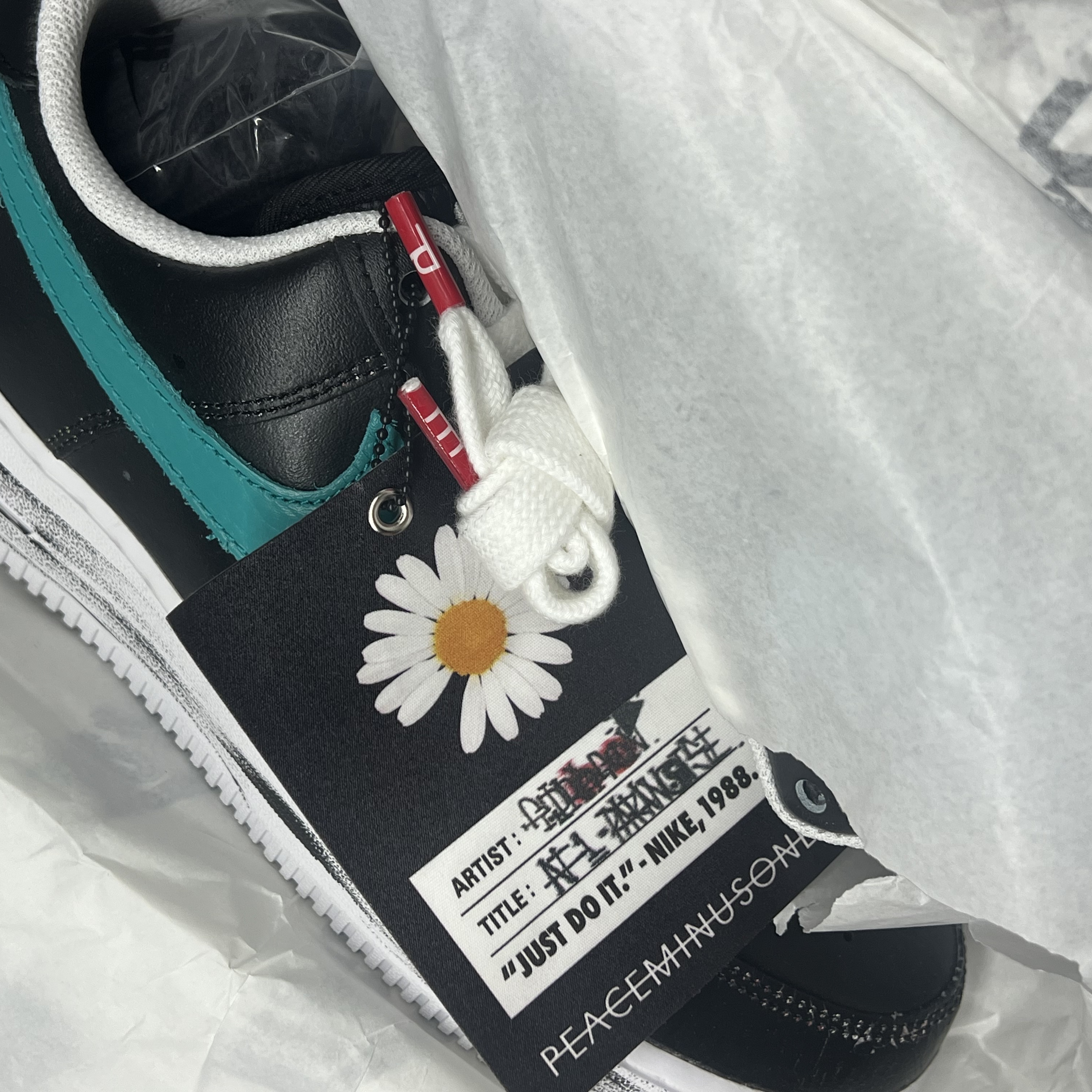 Nike x Peaceminusone Air Force 1 Low Para-Noise 3.0 Black and Multicolor, Nike Air Force 1 '07 Low Triple Black 착용 스타일 - 1