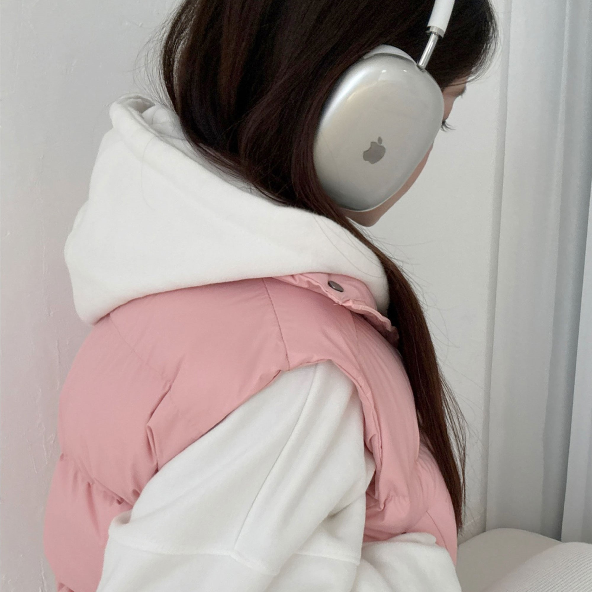 Apple AirPods Max Lightning Silver (Korean Ver.) 착용 스타일 - 2