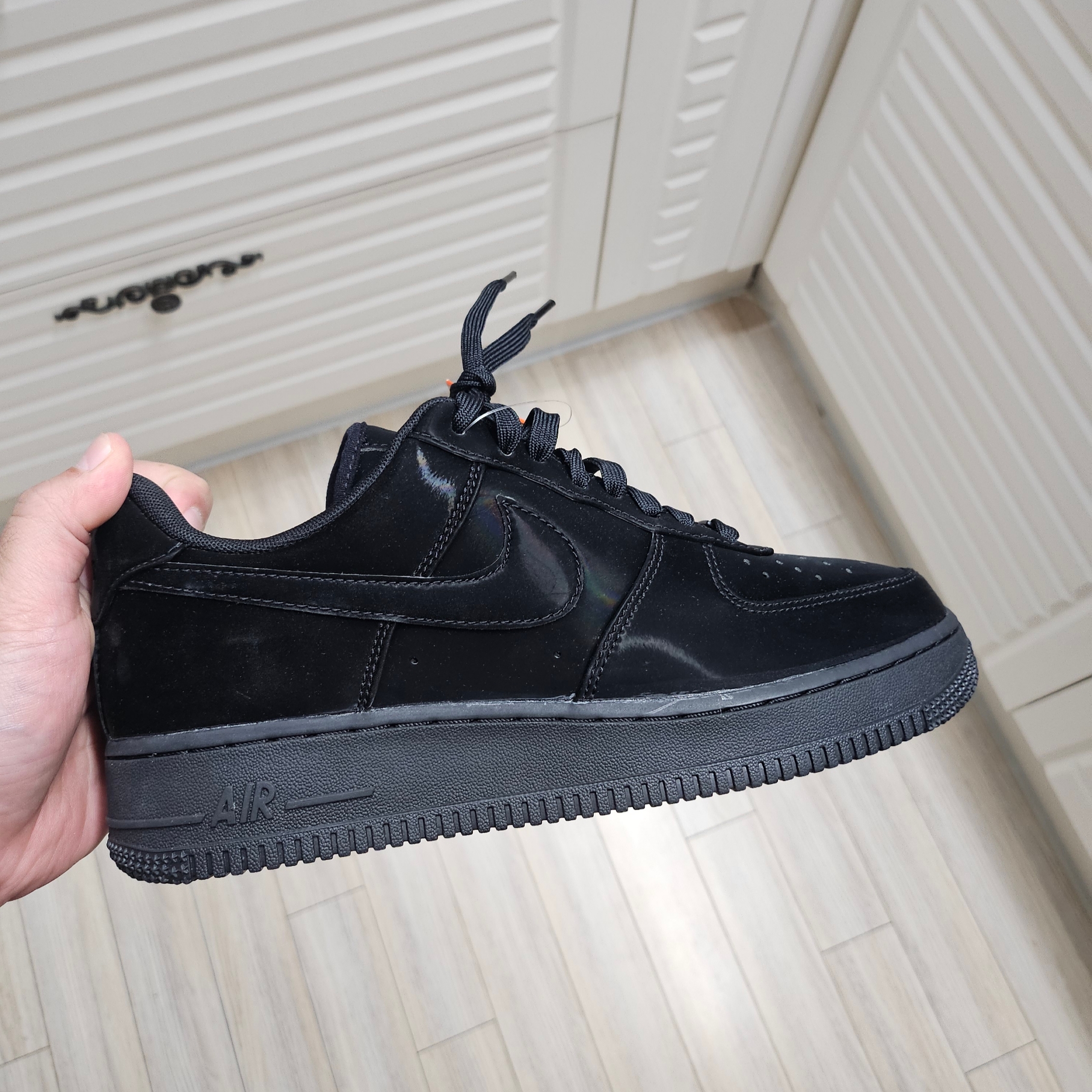 Nike Air Force 1 '07 LX Black 착용 스타일 - 2