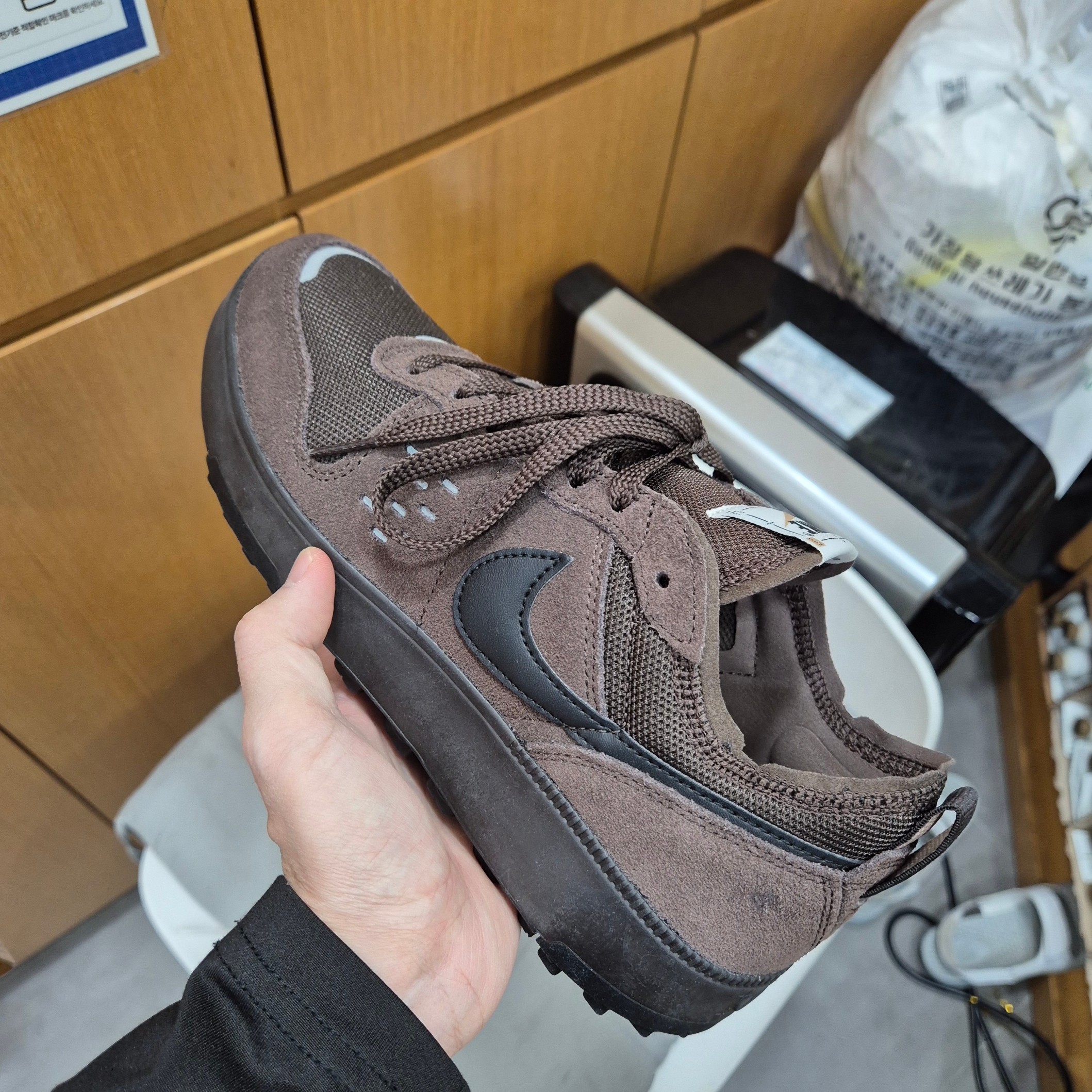 Nike C1TY Street Meat Baroque Brown Velvet Brown 착용 스타일 - 1