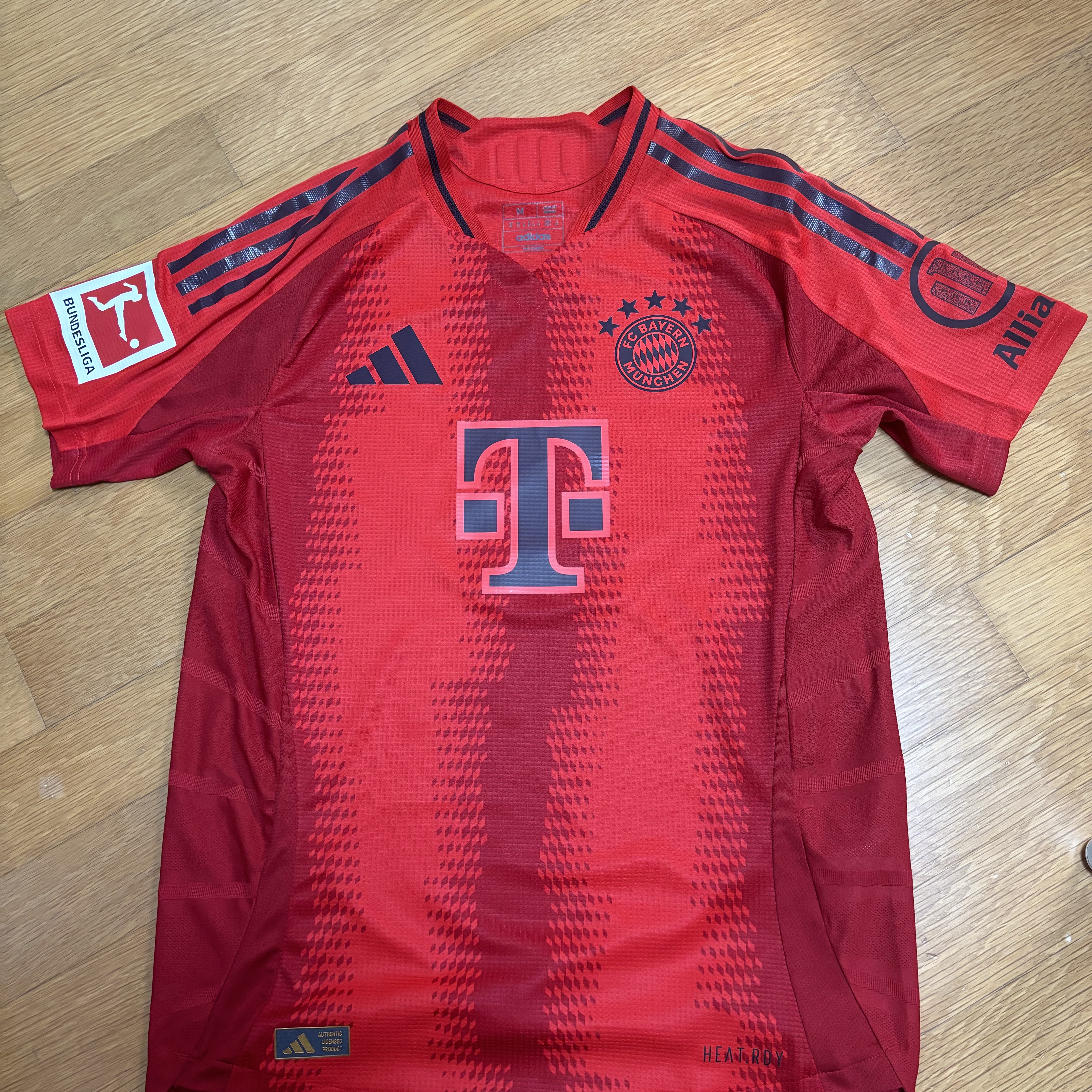 Adidas Bayern Munchen 2024/25 Home Authentic Jersey Red - KR Sizing (Non Marking Ver.) 착용 스타일