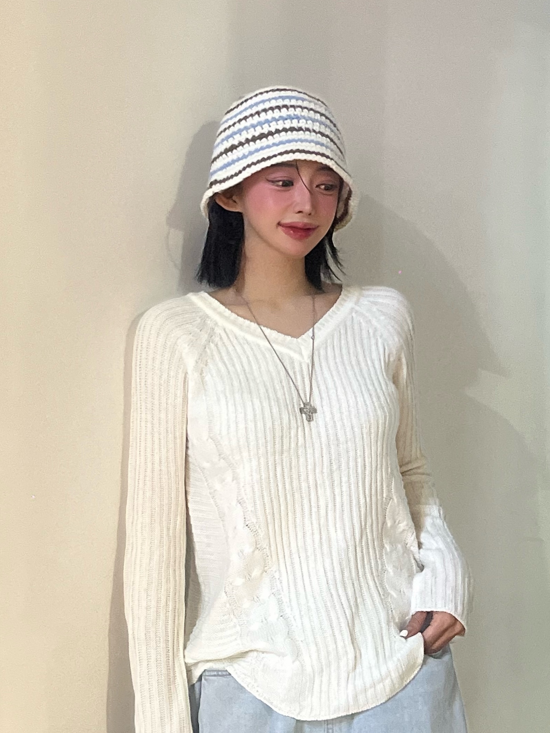Allincomplete Wool Stripe Crochet Hat Cream 착용 스타일 - 3