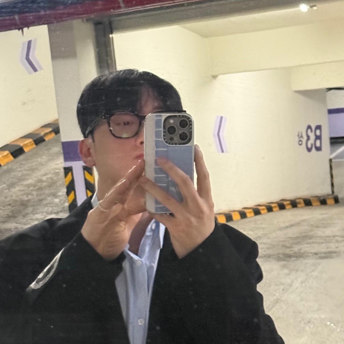 MM6 Logo Patch Wool Blazer Black 착용 스타일
