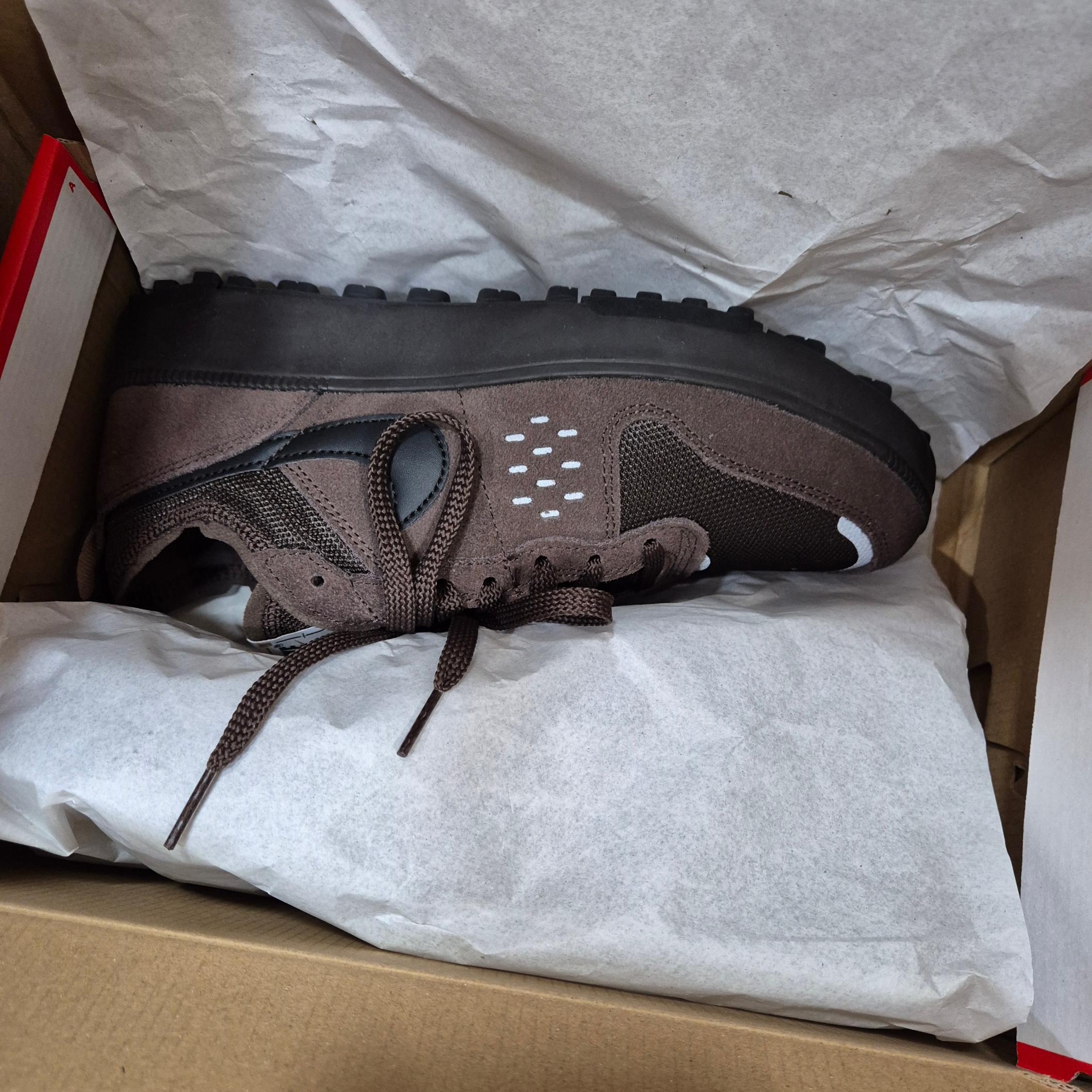 Nike C1TY Street Meat Baroque Brown Velvet Brown 착용 스타일 - 2
