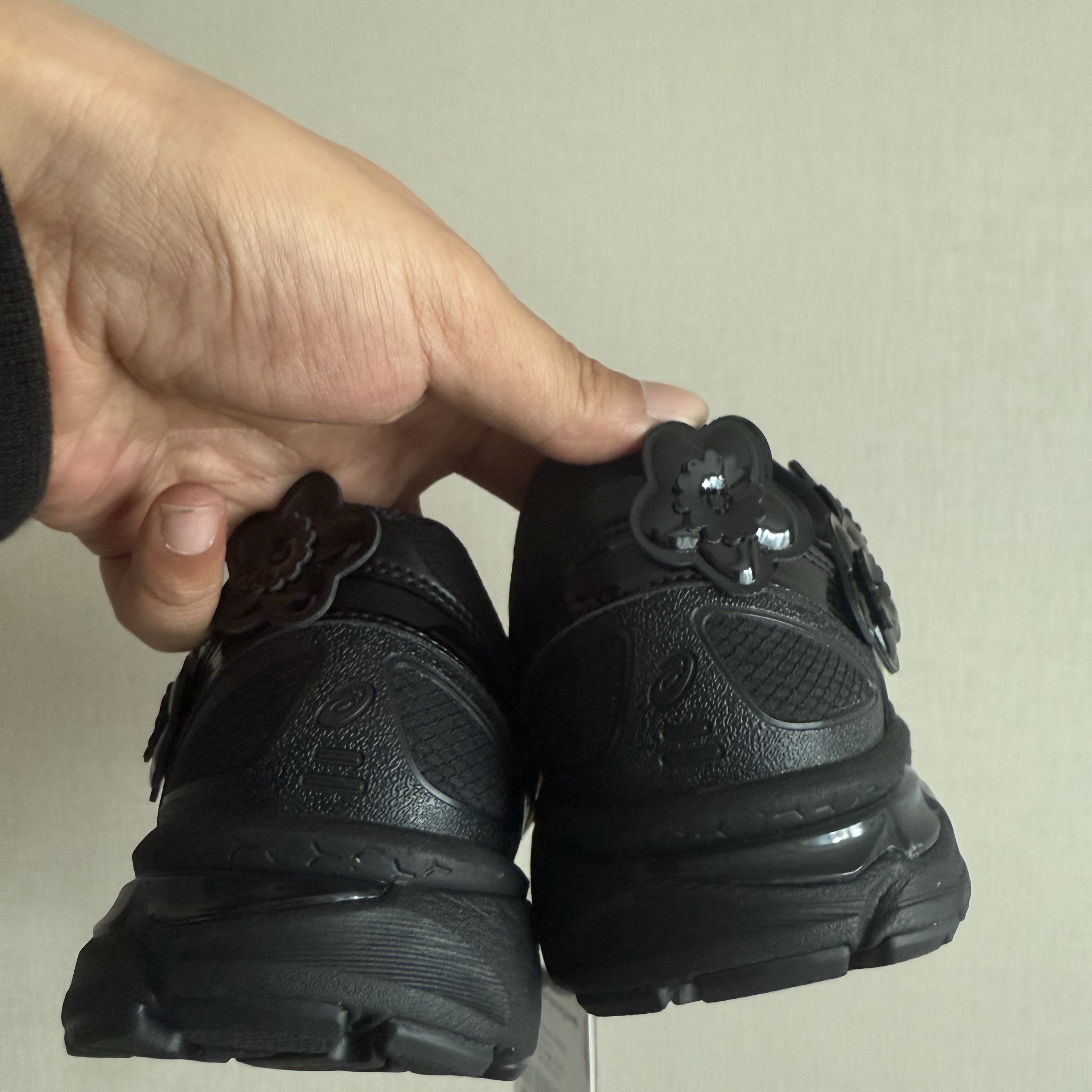 Asics x Cecilie Bahnsen Gel-Terrain Black 착용 스타일 - 6